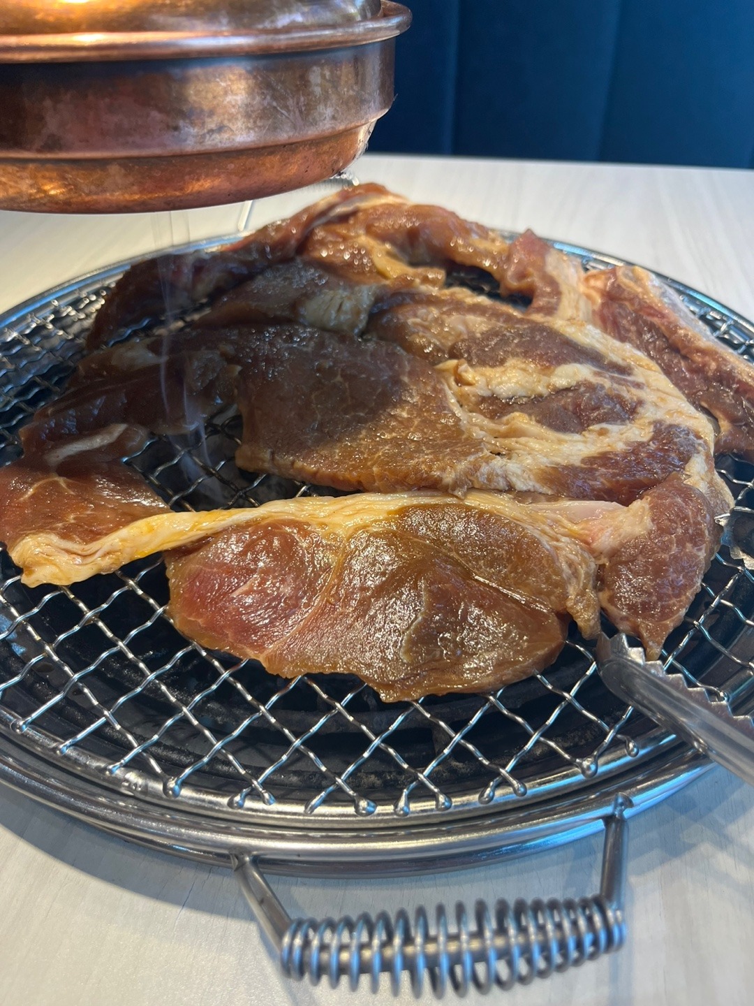 매장이 깔끔하고 환기가잘되고 셀프바가 가까워서 이용하기 편리했습니다. - 면목동 맛집 명륜진사갈비 면목점
