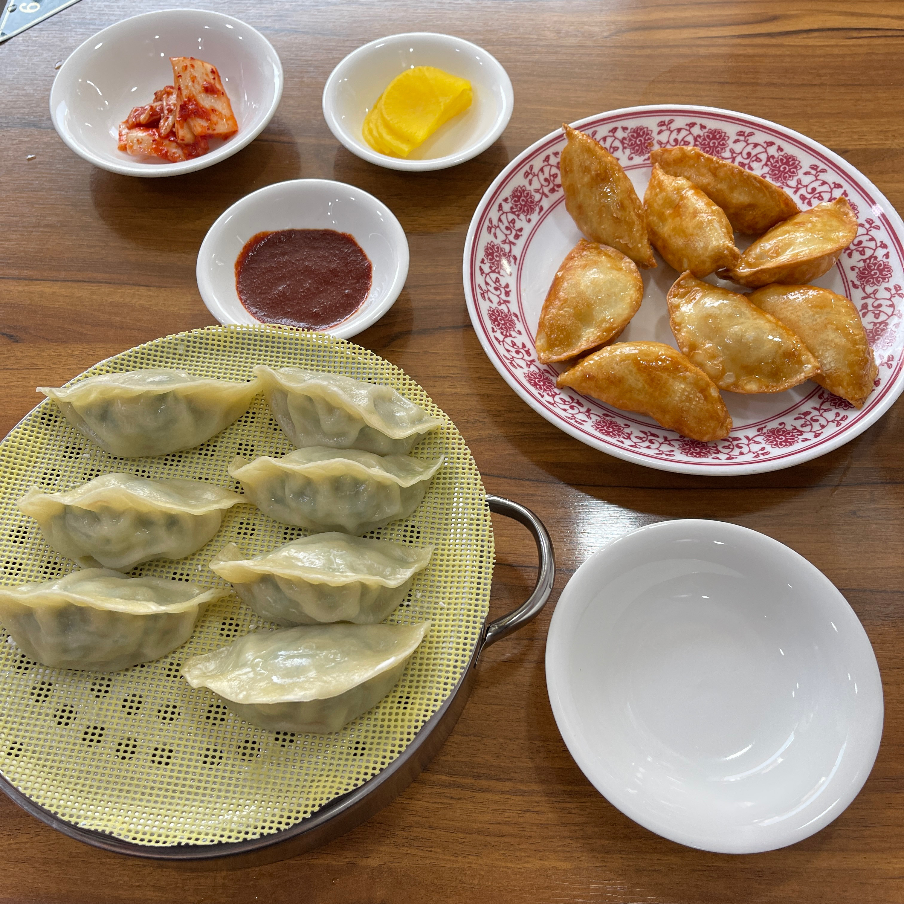 만두 를 좋아하시는 분들이라면.!? - 홍대입구역 맛집 편의방