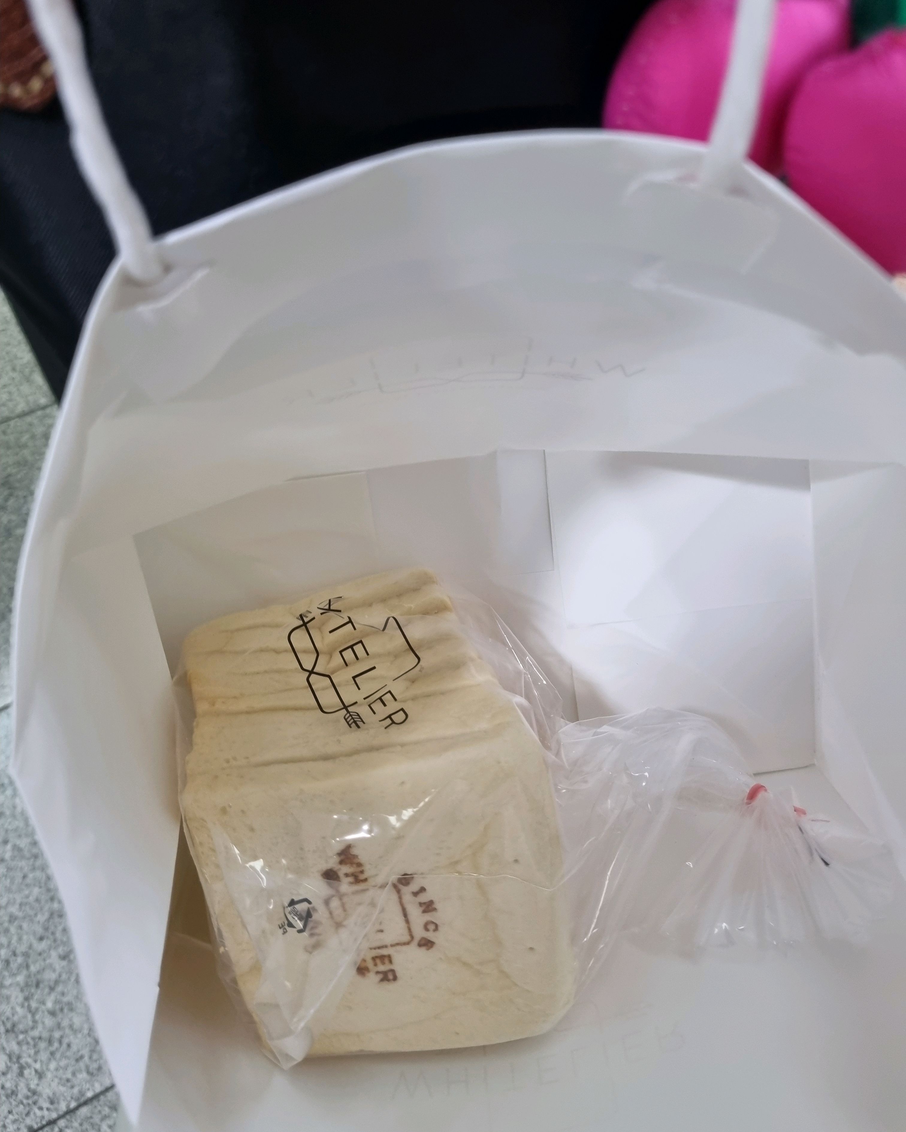 늦은시간에 들리면 못 산 적도 있었는데 - 명지국제신도시 맛집 화이트리에 명지국제점