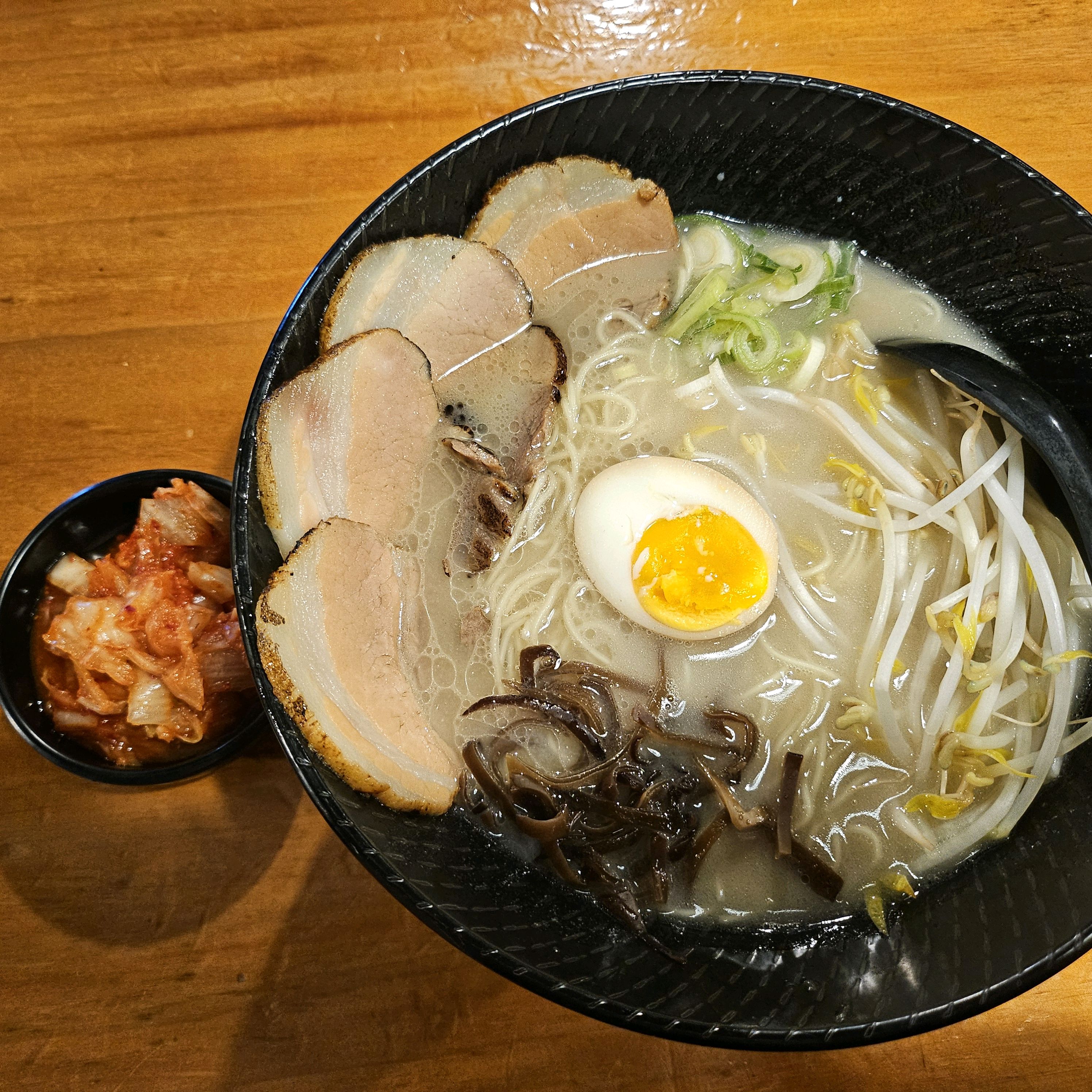 맛있지만, 공기밥 말아야 양이 찬다 라멘은 시로에 차슈추가 면추가 - 천호동 맛집 유타로 천호