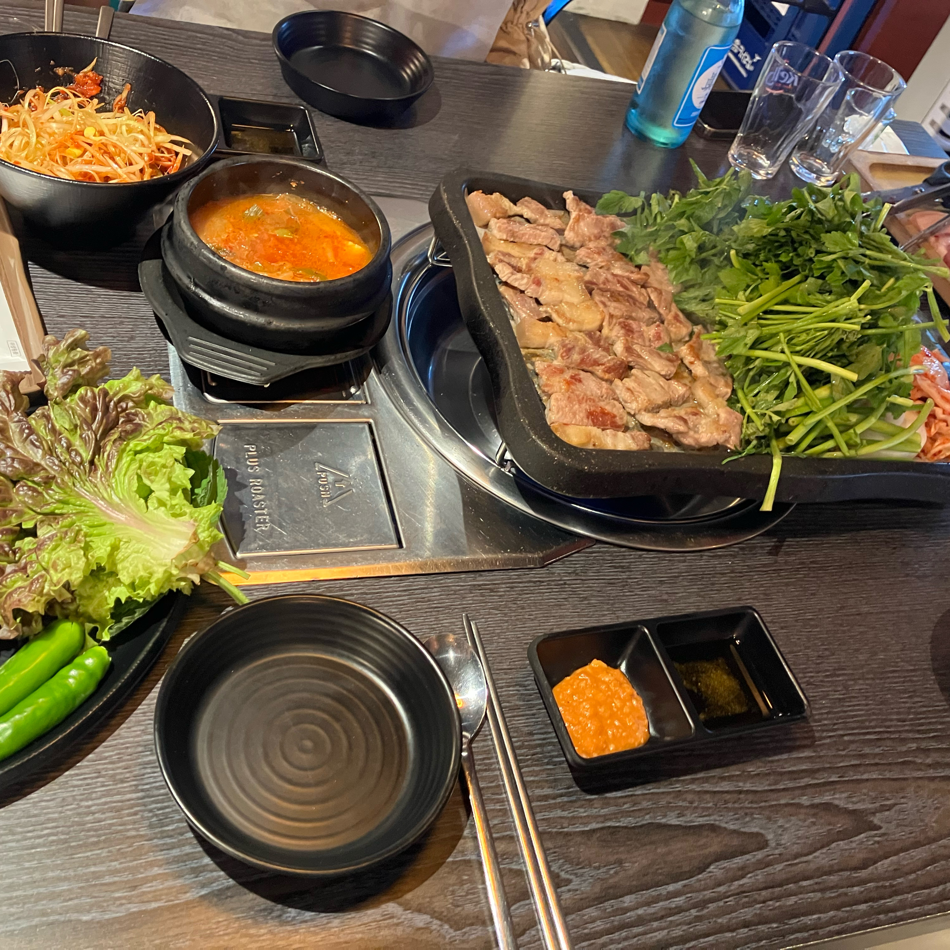 친구들이랑 미나리목살 먹었는데 맛있게 잘 먹엇어요 - 여의도 맛집 여의도 스마일삼겹 본점