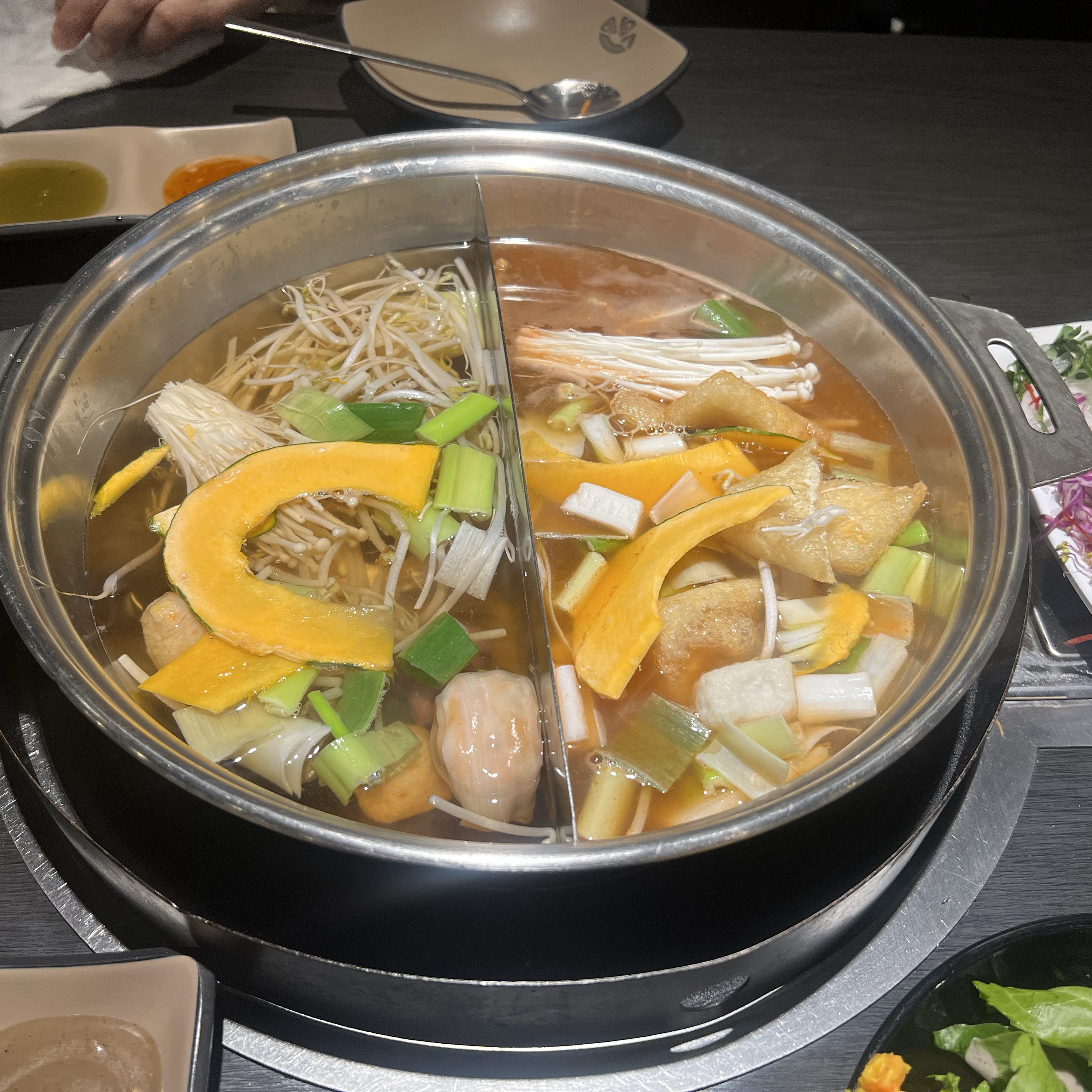 아후후 해장하러 갔는데 배 찢어지게 먹고 왔네요 😮💨 약수에 소담촌 있는걸 왜 이제 알았