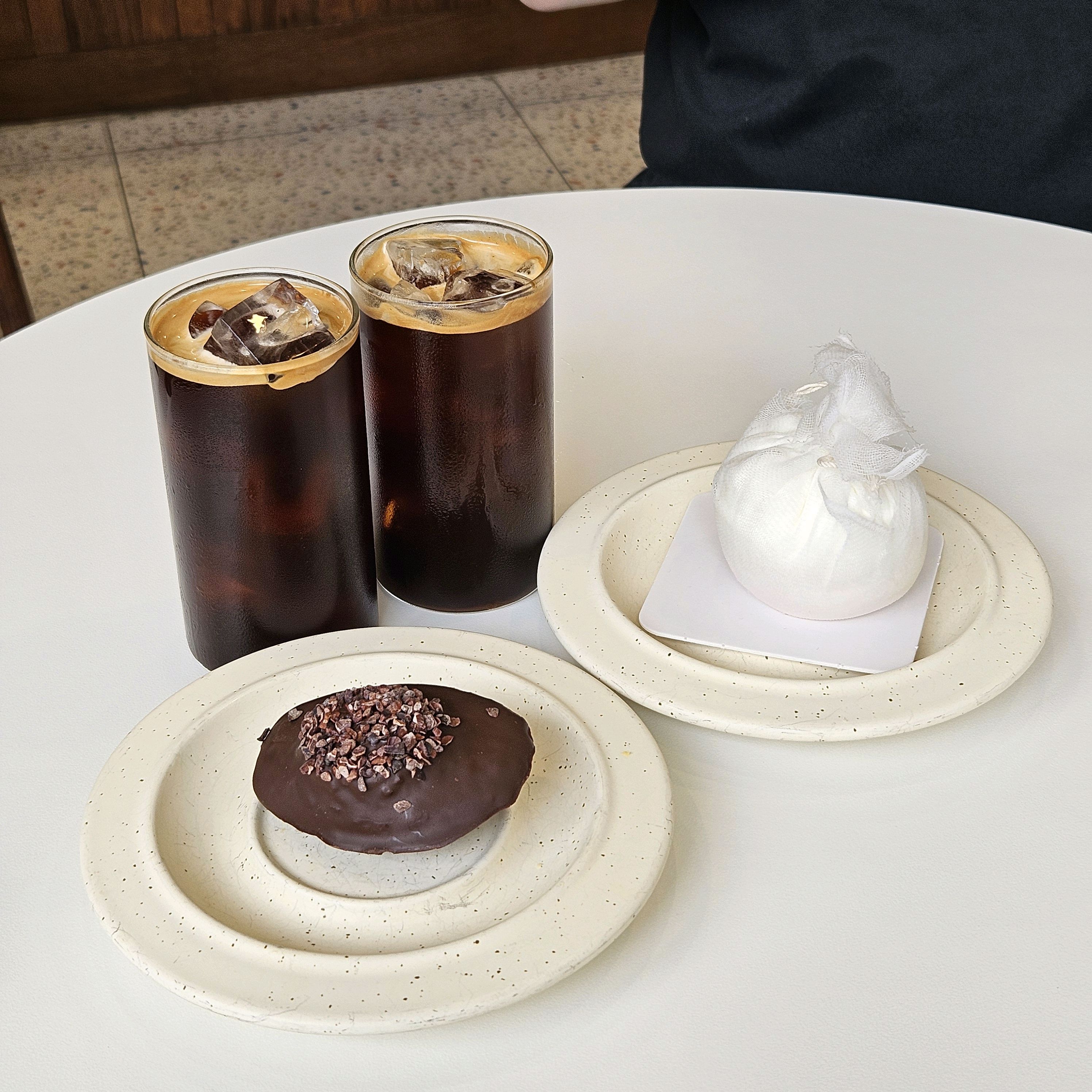 디저트 맛있는 카페로 유명한 곳이 있다고 해서 다녀왔어요! 진짜진짜 맛있어요! 암사/천호에
