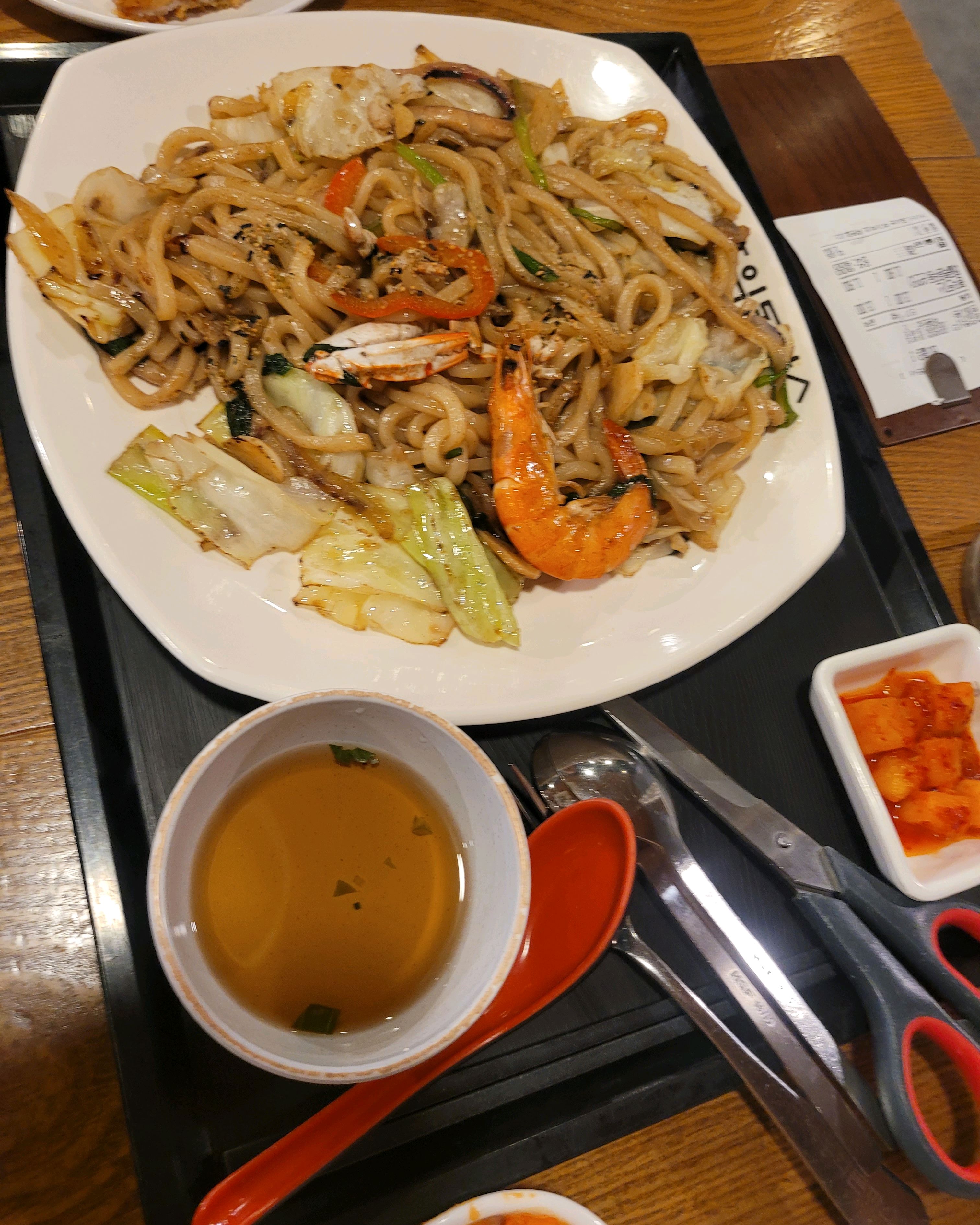 홍익 왕돈가스랑 해물 볶음우동 시켜서 먹었는데 양도 많고 맛나게 먹었어요 - 대구 칠곡 맛집 홍익돈까스 대구칠곡점