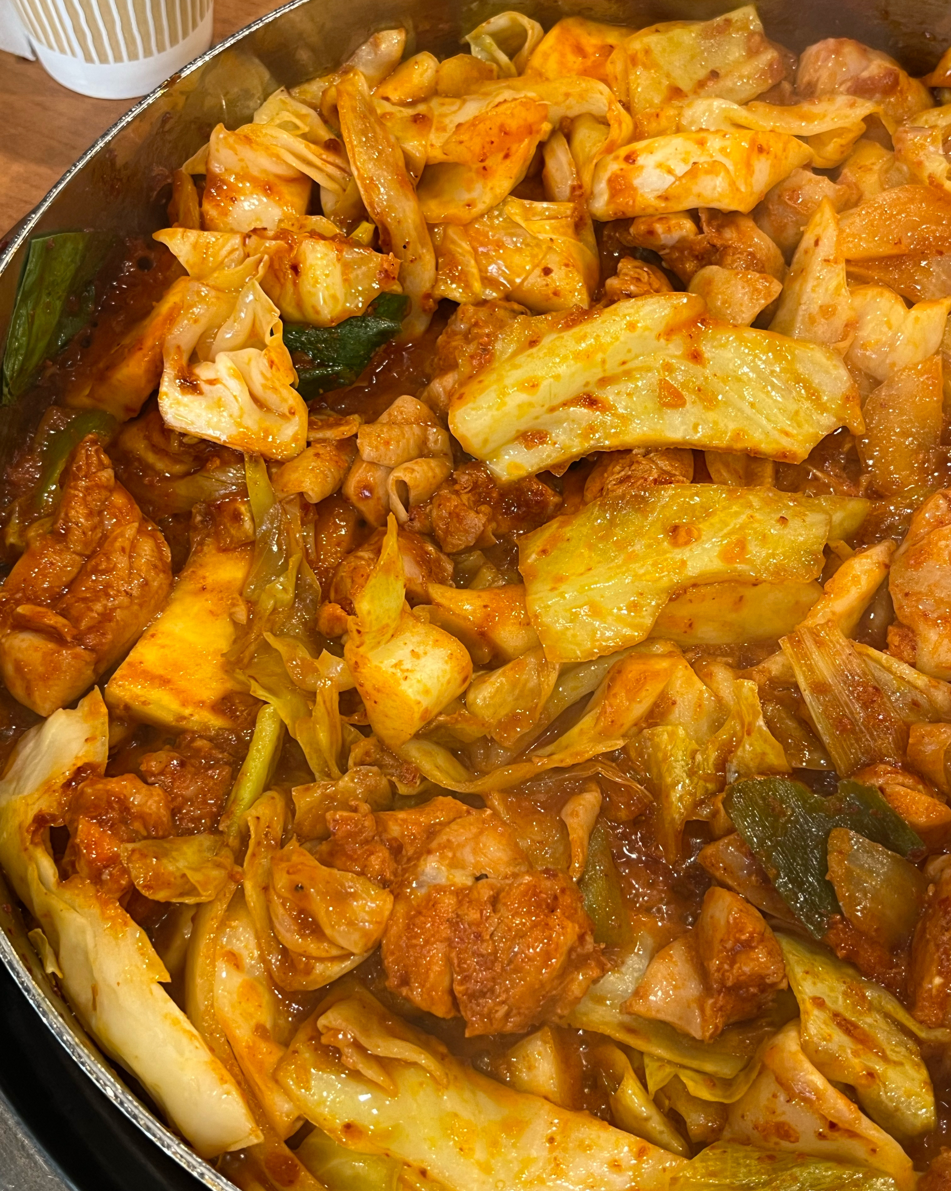 저의 또또또간집…!!!!! 동네에서 정말 사랑하는 닭갈비집이에요! 근래에 못가고 오랜만에