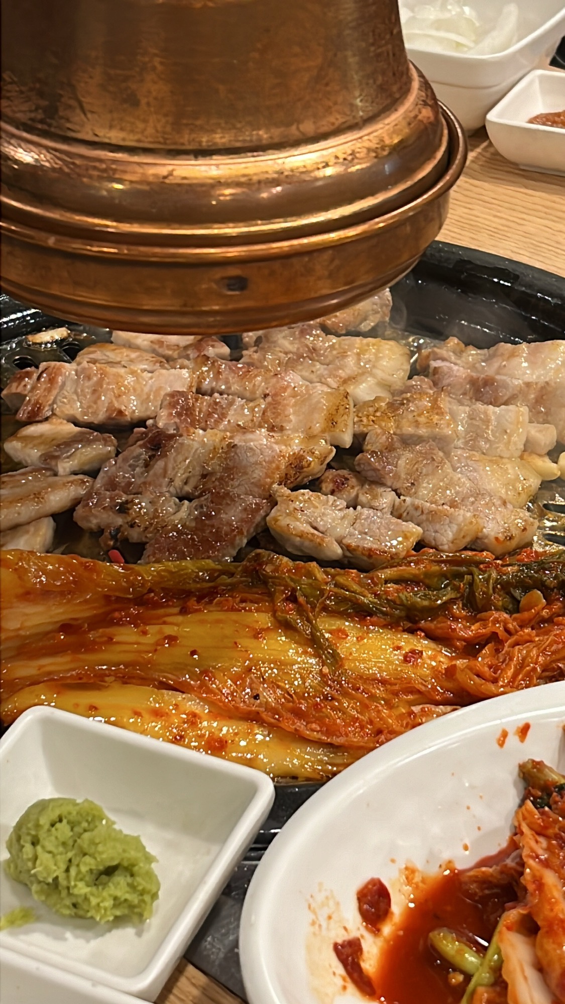 많이 찾다가 방문했는데 진짜 너무 맛있어요 ㅠㅠ 완전 살살 녹아여 삼겹살이 .. 글고 사장