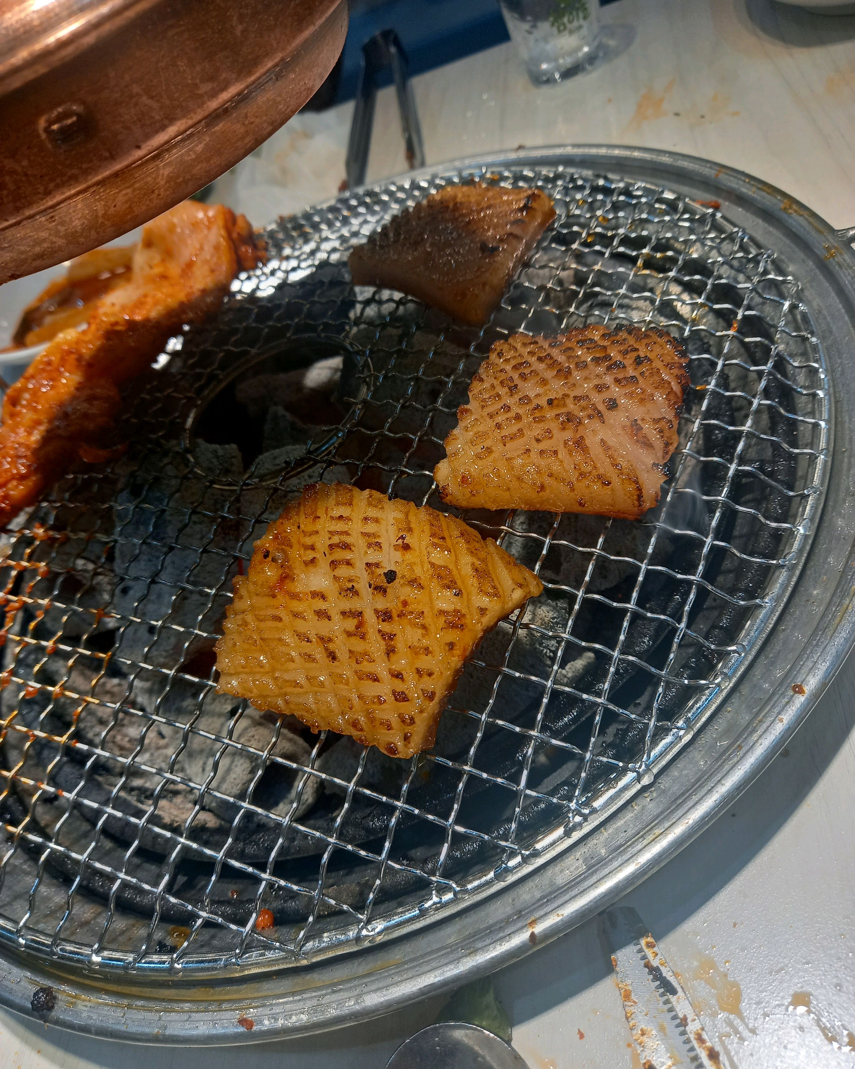 닭갈비와 돼지 껍데기 만 먹고 왔어요 많이 못먹어서 아쉽네요 종류가 많이다양해져서 좋아요 - 주안 맛집 명륜진사갈비 인천주안점