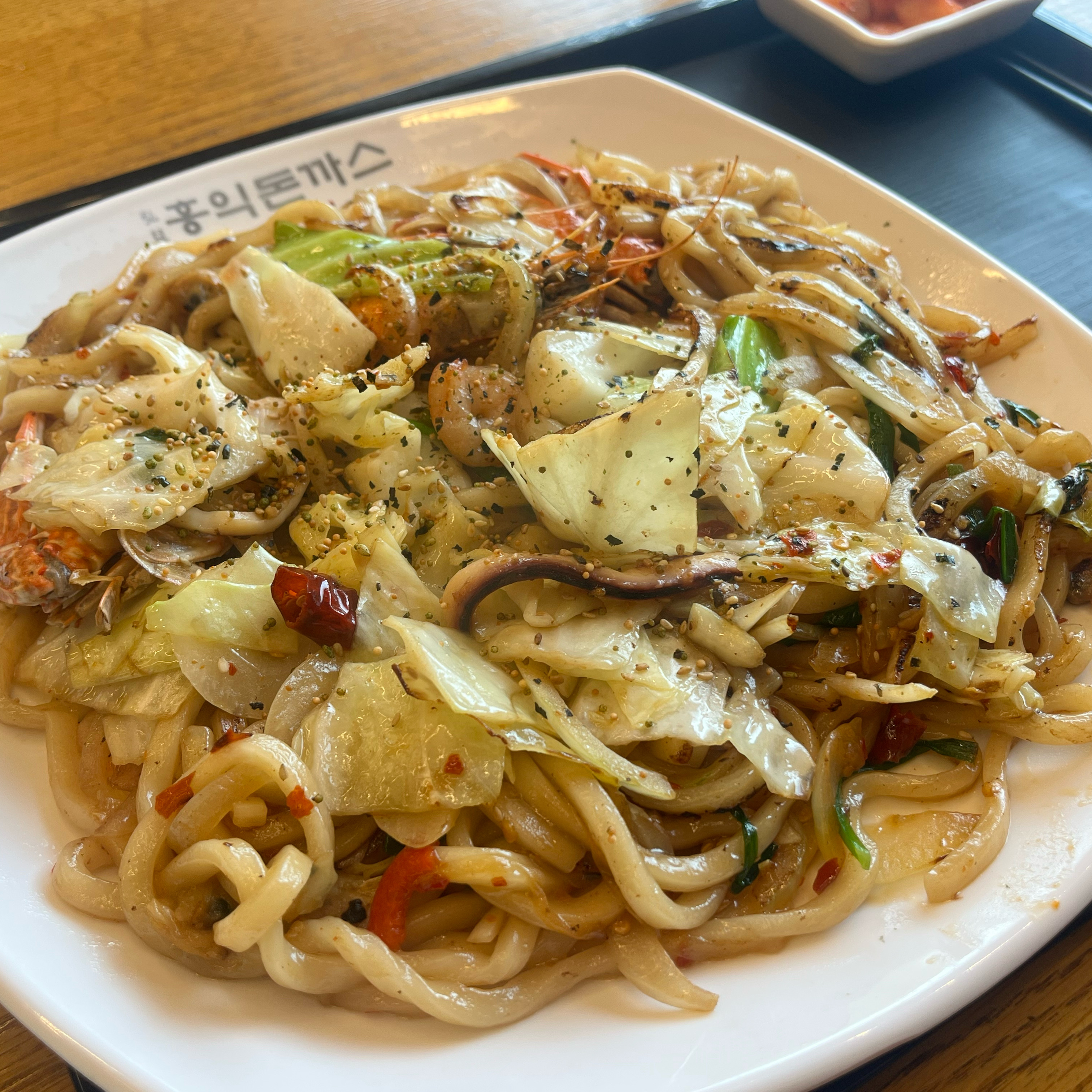 양 엄청 많아요~~ - 천안 두정동 맛집 홍익돈까스 천안두정점
