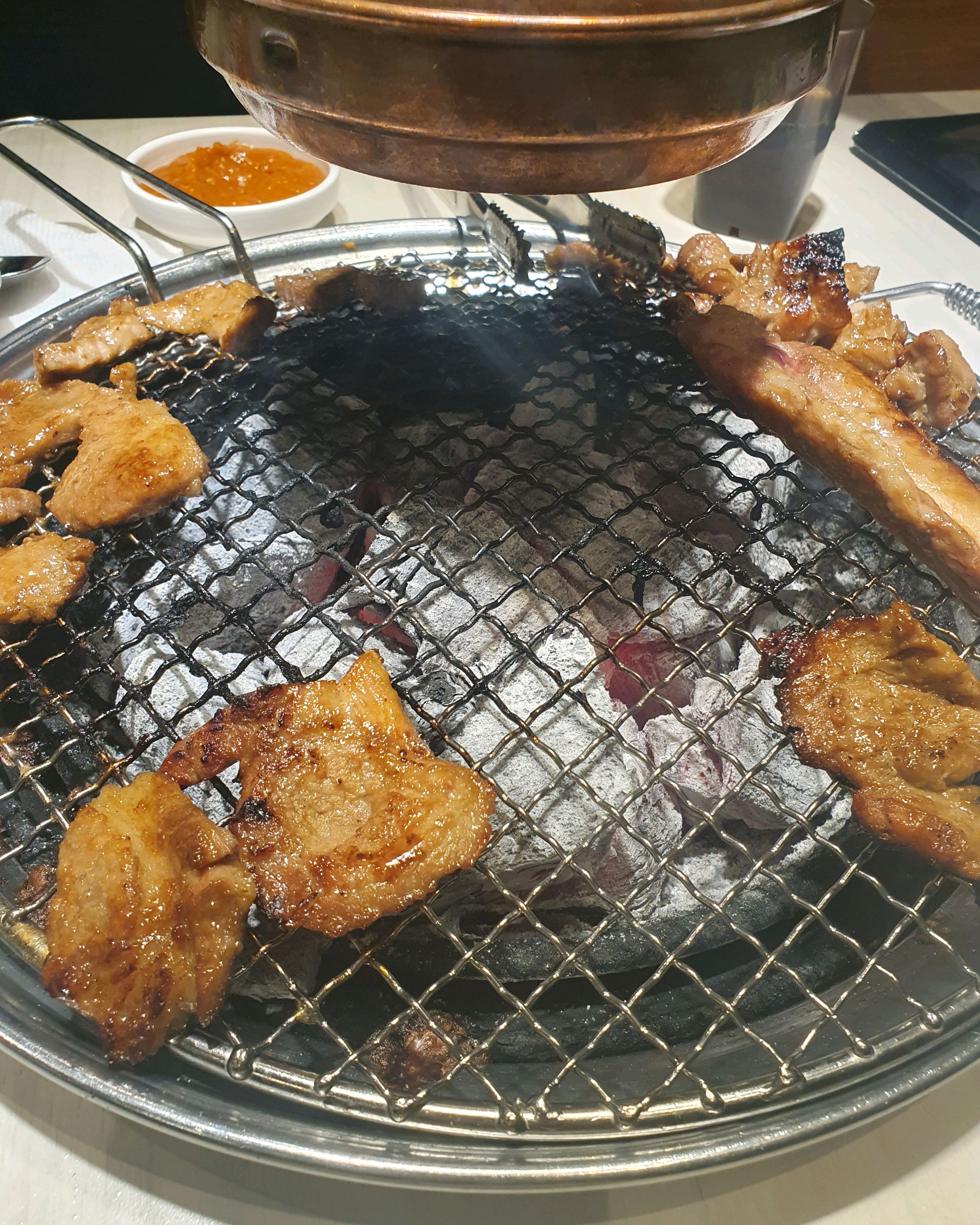 고기도 맛있고 셀프바 이용도 맘에 듭니다. - 성균관대역 맛집 명륜진사갈비 수원성균관대점