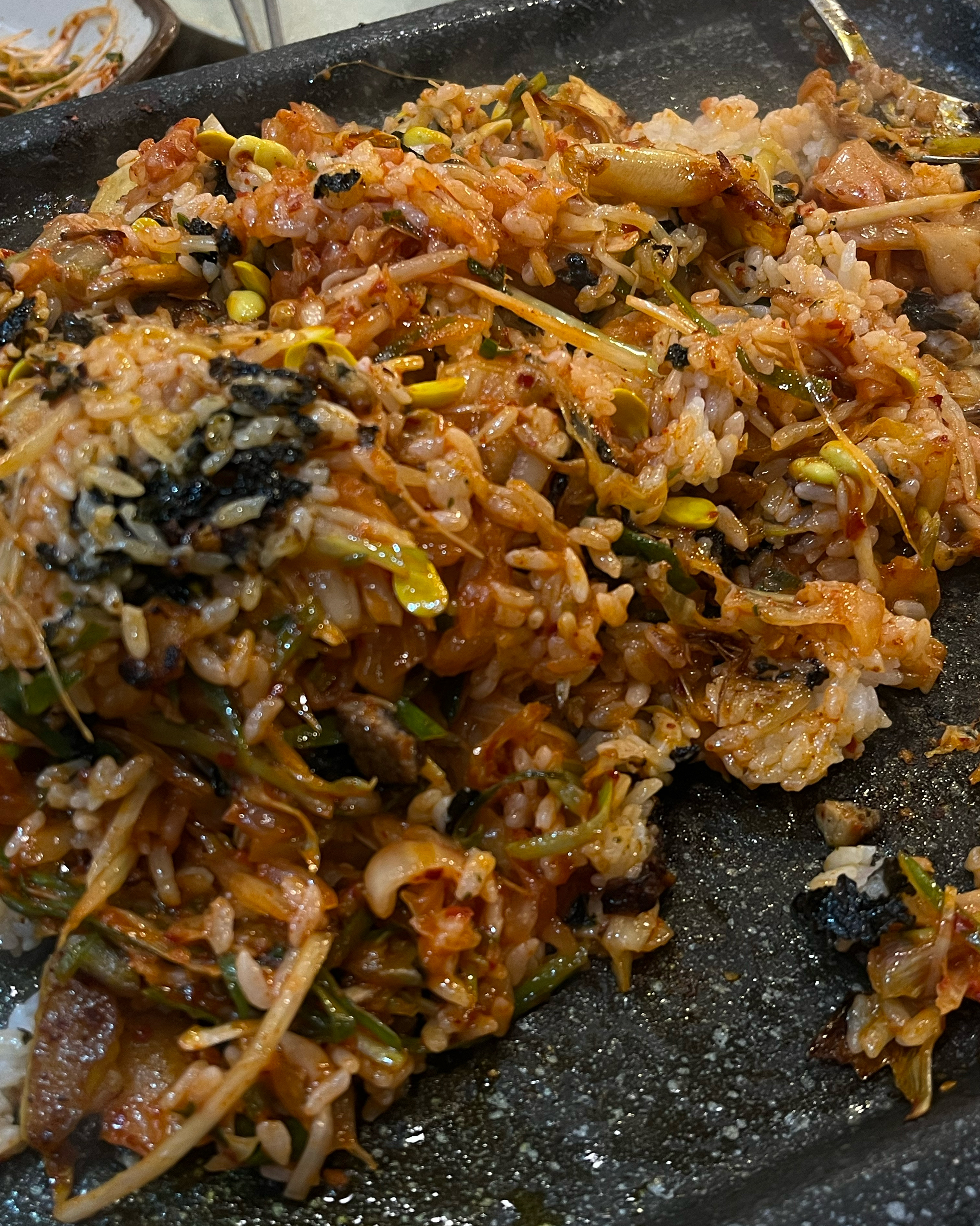 진짜 이름에 걸 맞게 갓삼겹 ❤️👏🏻 근대 고기 다 맛있고 된장찌개에 꽃게 들어갑니다 미쳐