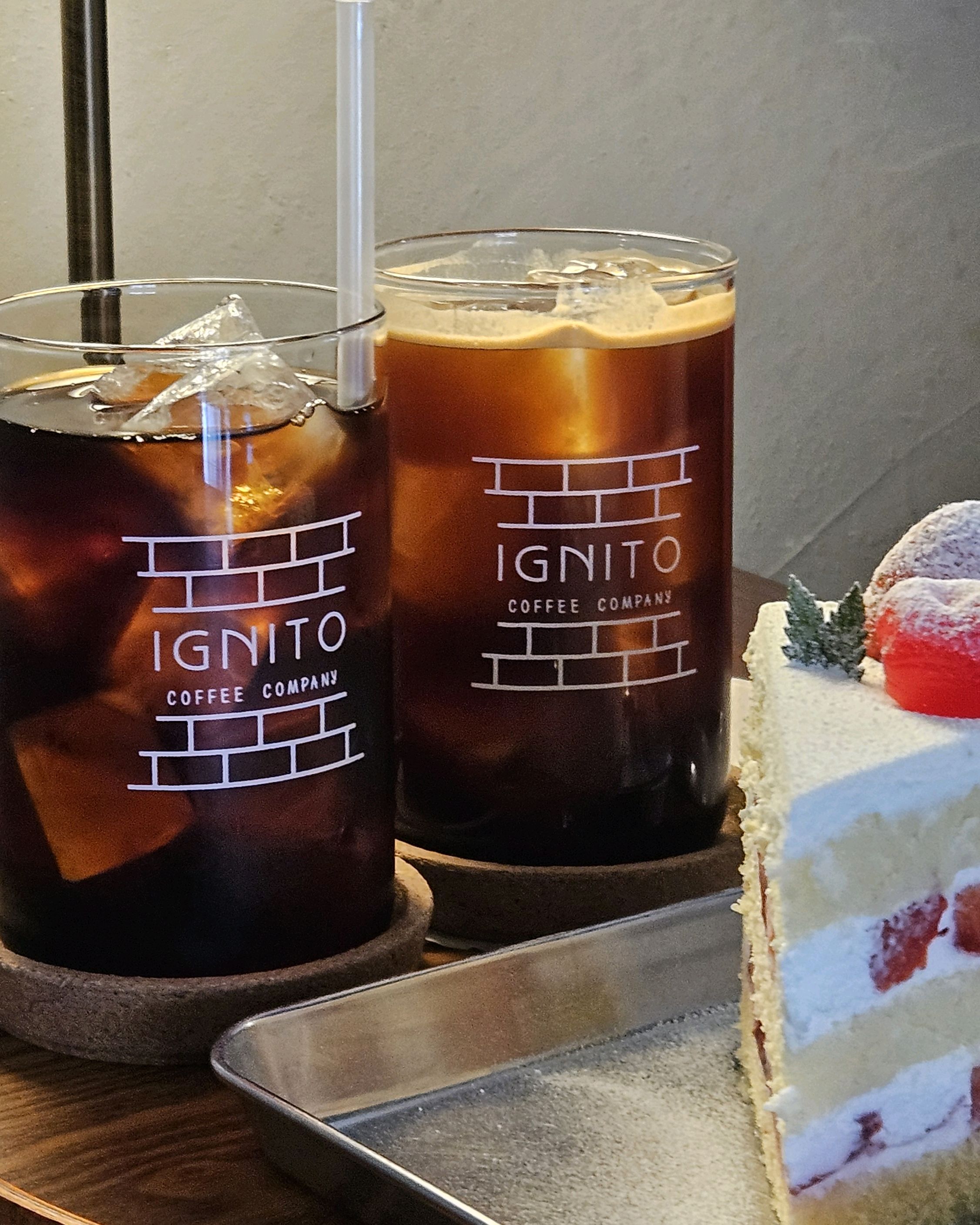 더치커피, 케이크 맛집!! 매장 깔끔하고 원두도 세 종류로 선택할 수 있어서 좋았어요! 인