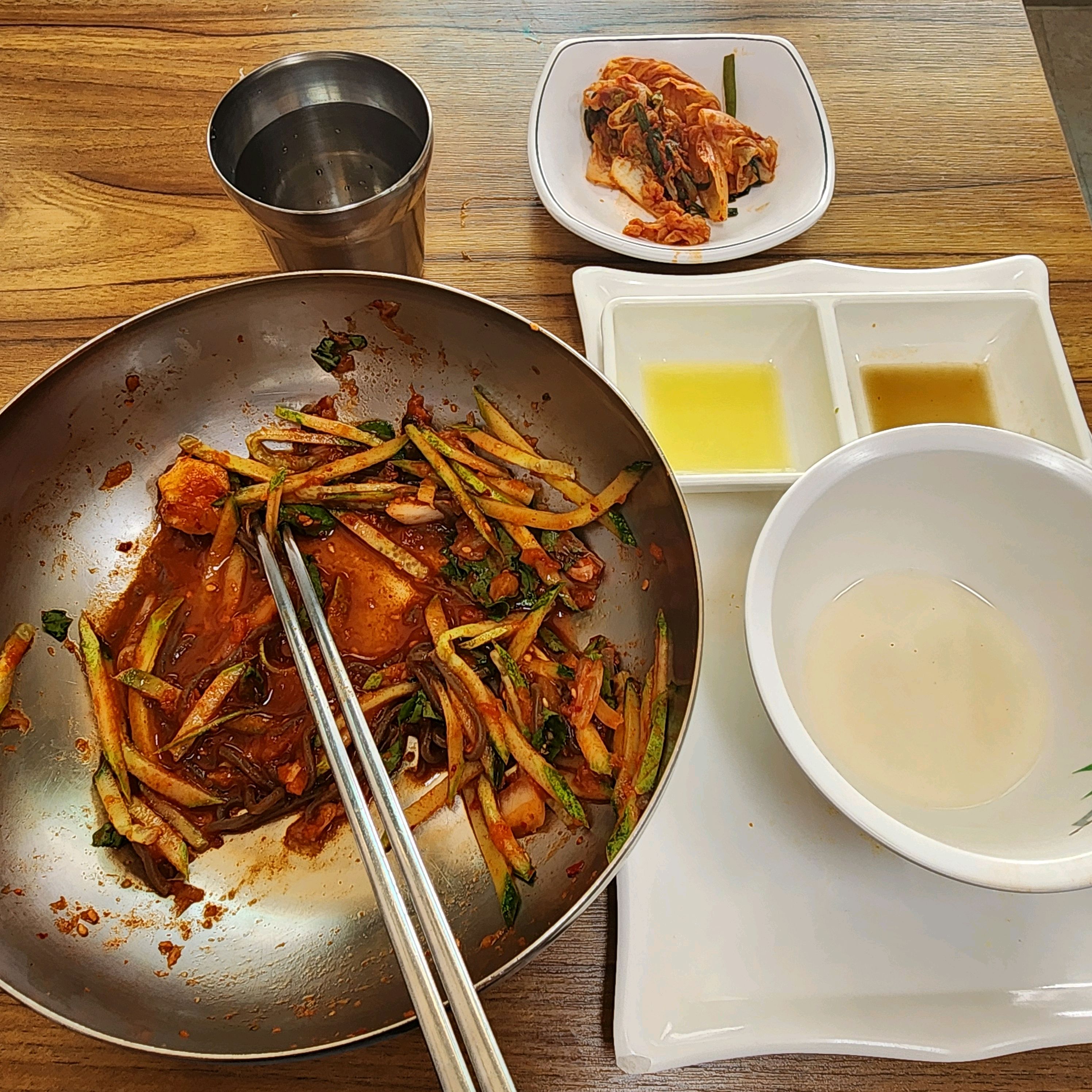  독립문역 맛집 앗싸 복만두