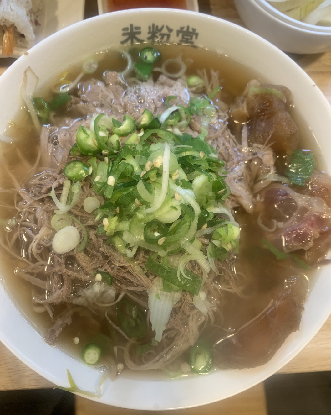 출산하고 오랜만에 방문했는데 맛 변함없이 맛있게 먹고 왔어요~ 다른 쌀국수 육수와 다르게