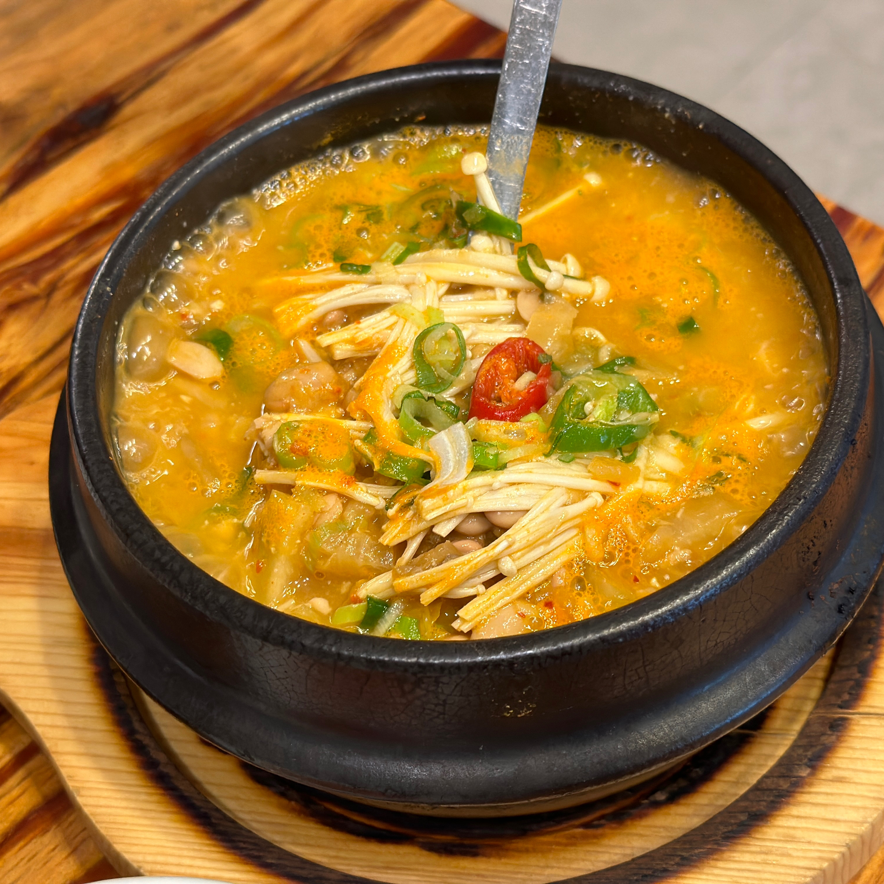 정갈한 밥 한 끼. 든든하게 잘 먹었습니다. - 권선동 맛집 메주뜰소반