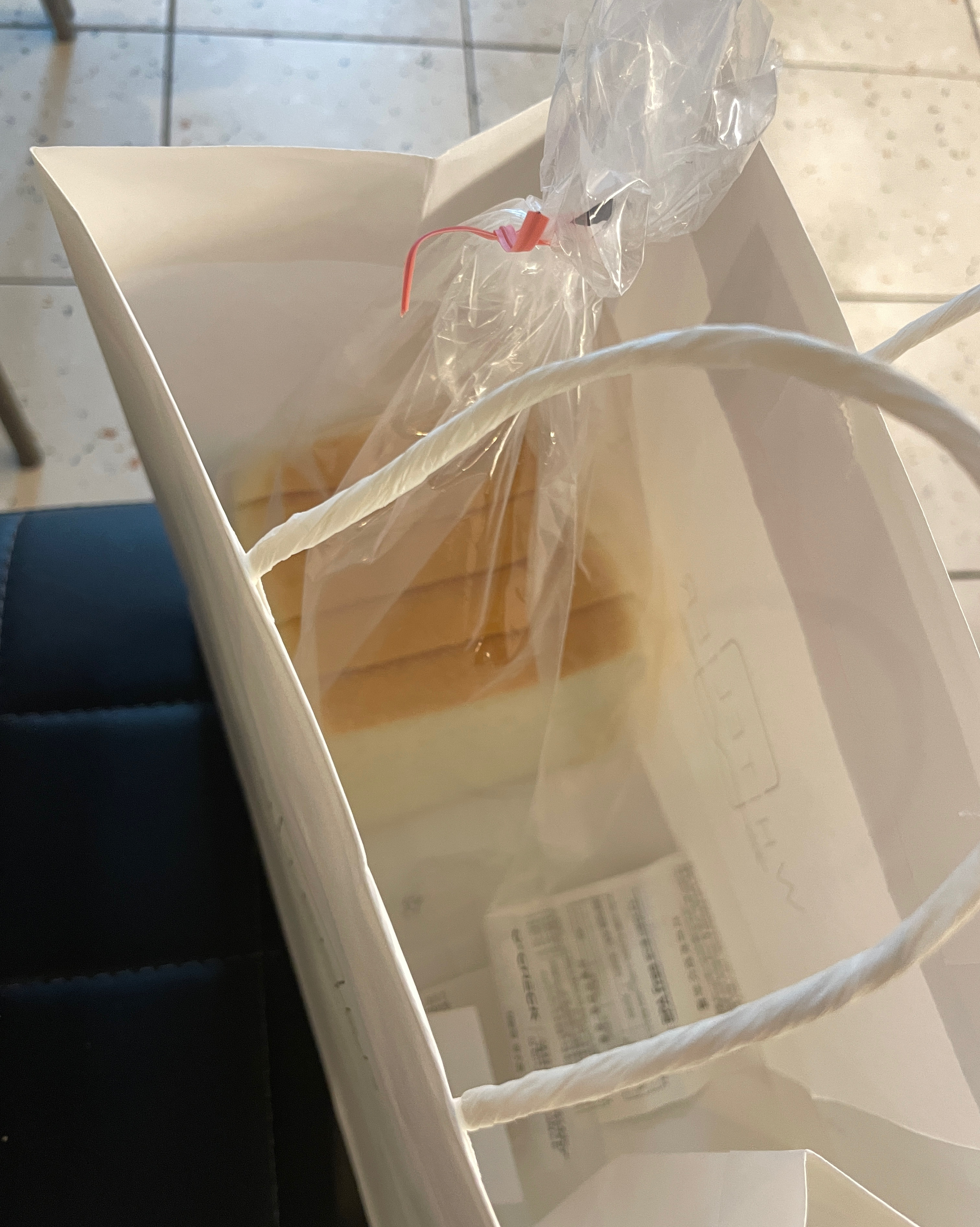 사람들이 줄을 많이서길래 사람 없을때 사서 먹어봤는데요 - 칠곡 맛집 화이트리에 칠곡점