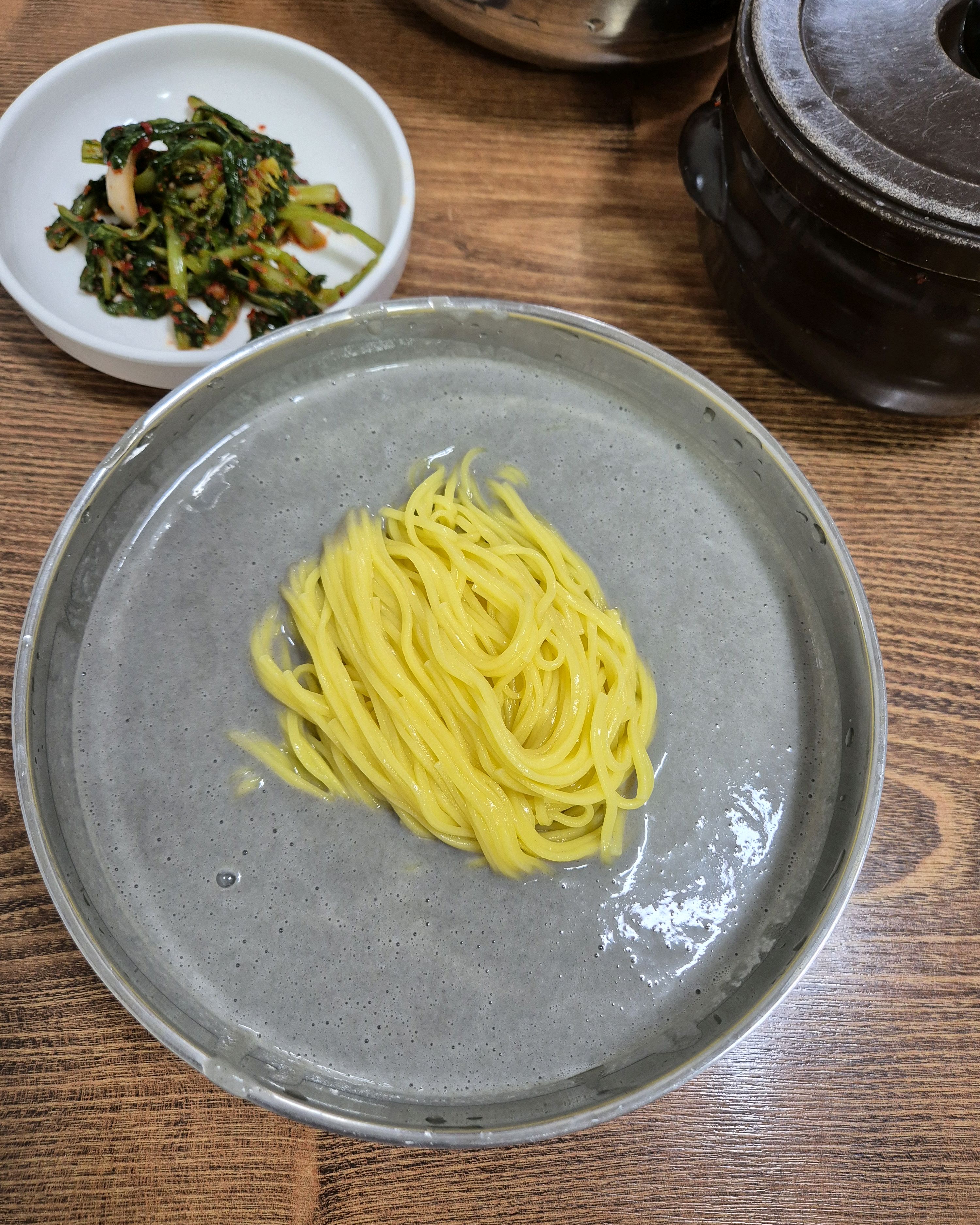 올해 첫 콩국수!! 점심 시간 지나서 가도 사람이 많네요 ㅎ - 대전 맛집 고단백식당