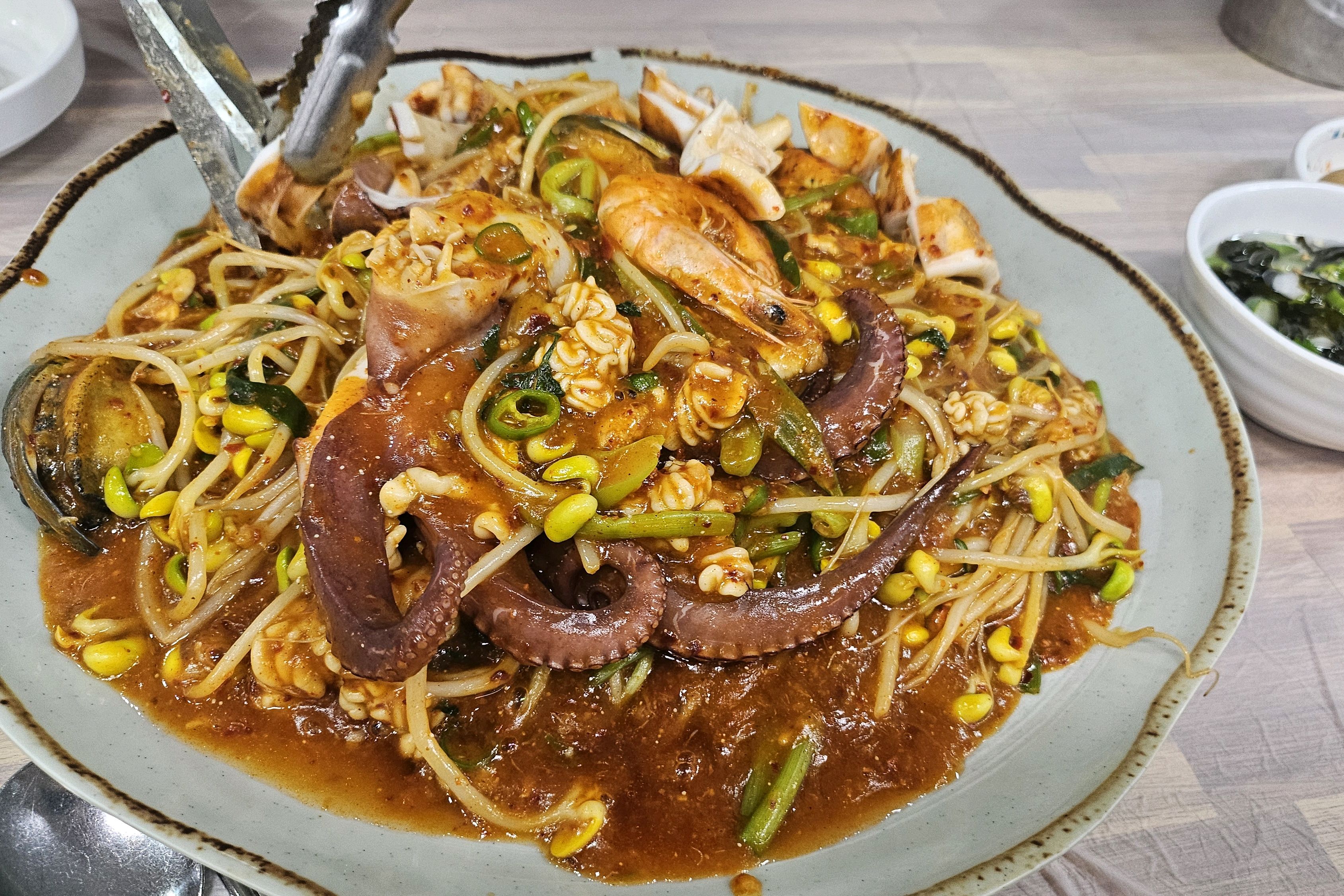  한국 서울 신도림역 주변 해물찜 전문점 이실이네