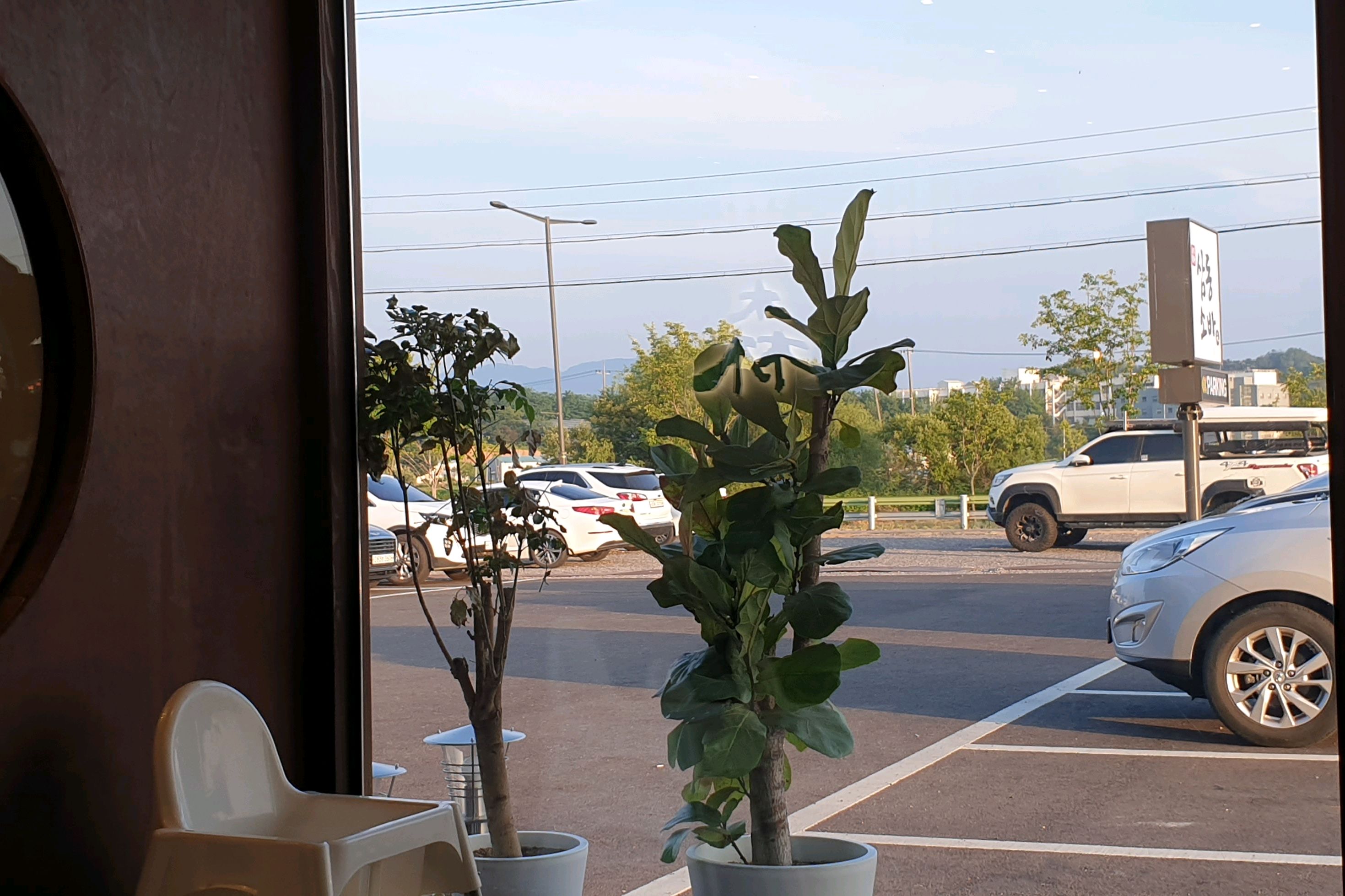 주차장과 매장이 넓직해서 시원하네여~ 소바맛도 좋고 가족들과 오기참~ 조은 곳이네여~^^ - 안성 맛집 삼동소바 안성중앙점