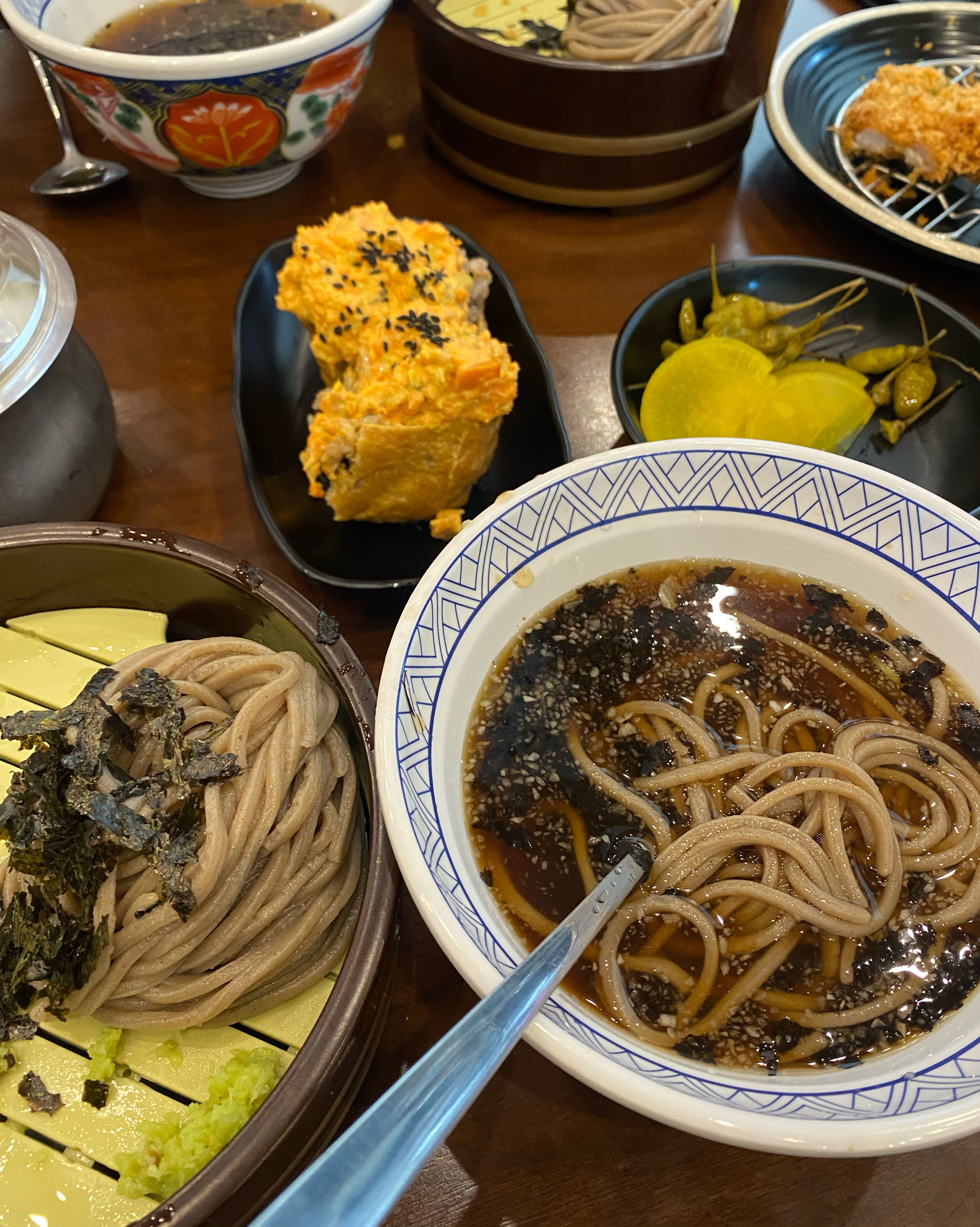 주차하기 편함 캐치테이블 있음 유부초밥 맛있음 정식 음식 다 같이 주면 좋을 것 같음 - 병점역 맛집 삼동소바 병점점