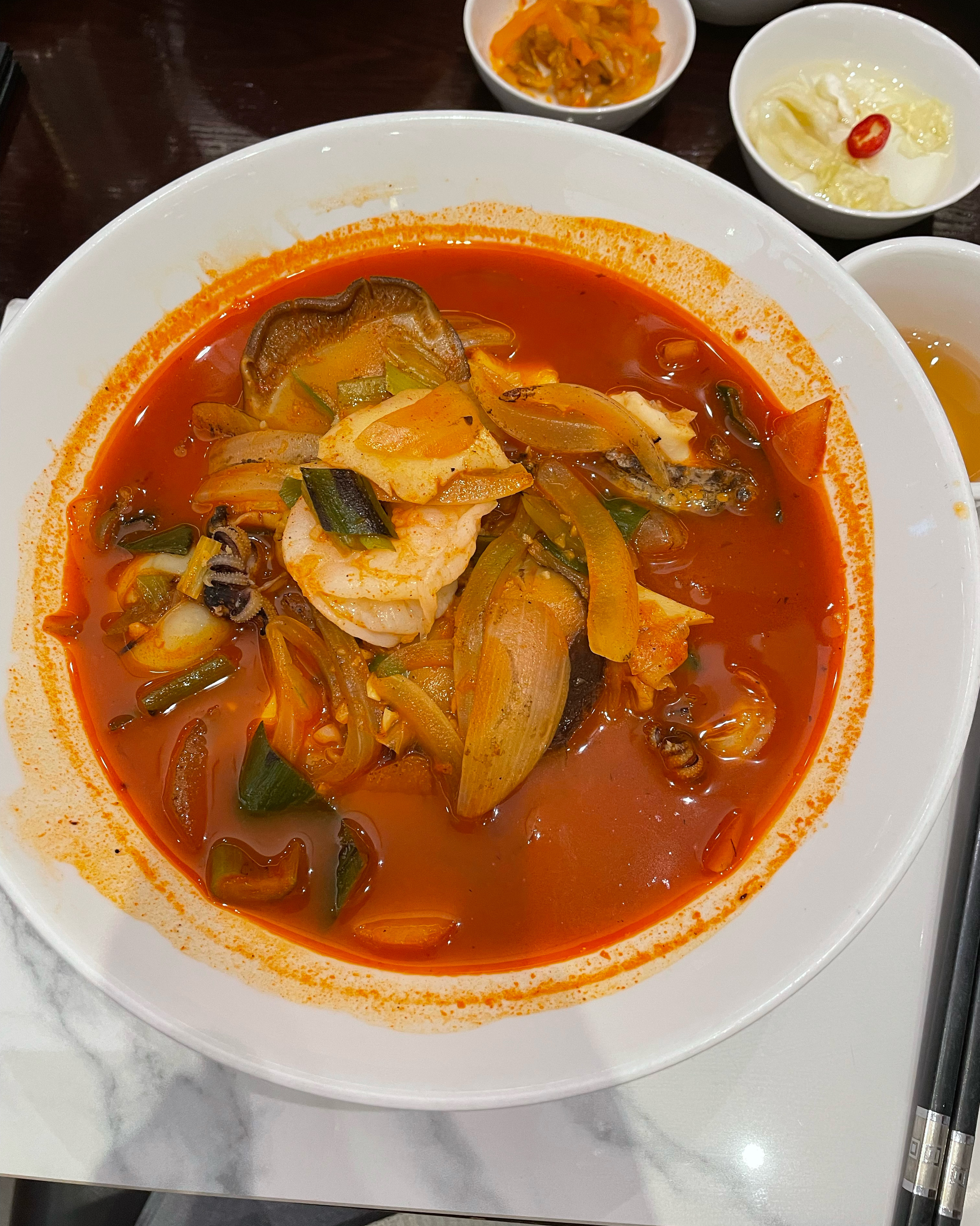 삼선짬뽕 해물 꼴뚜기,새우,전복 등이 들어있고 - 불당동 맛집 이화원