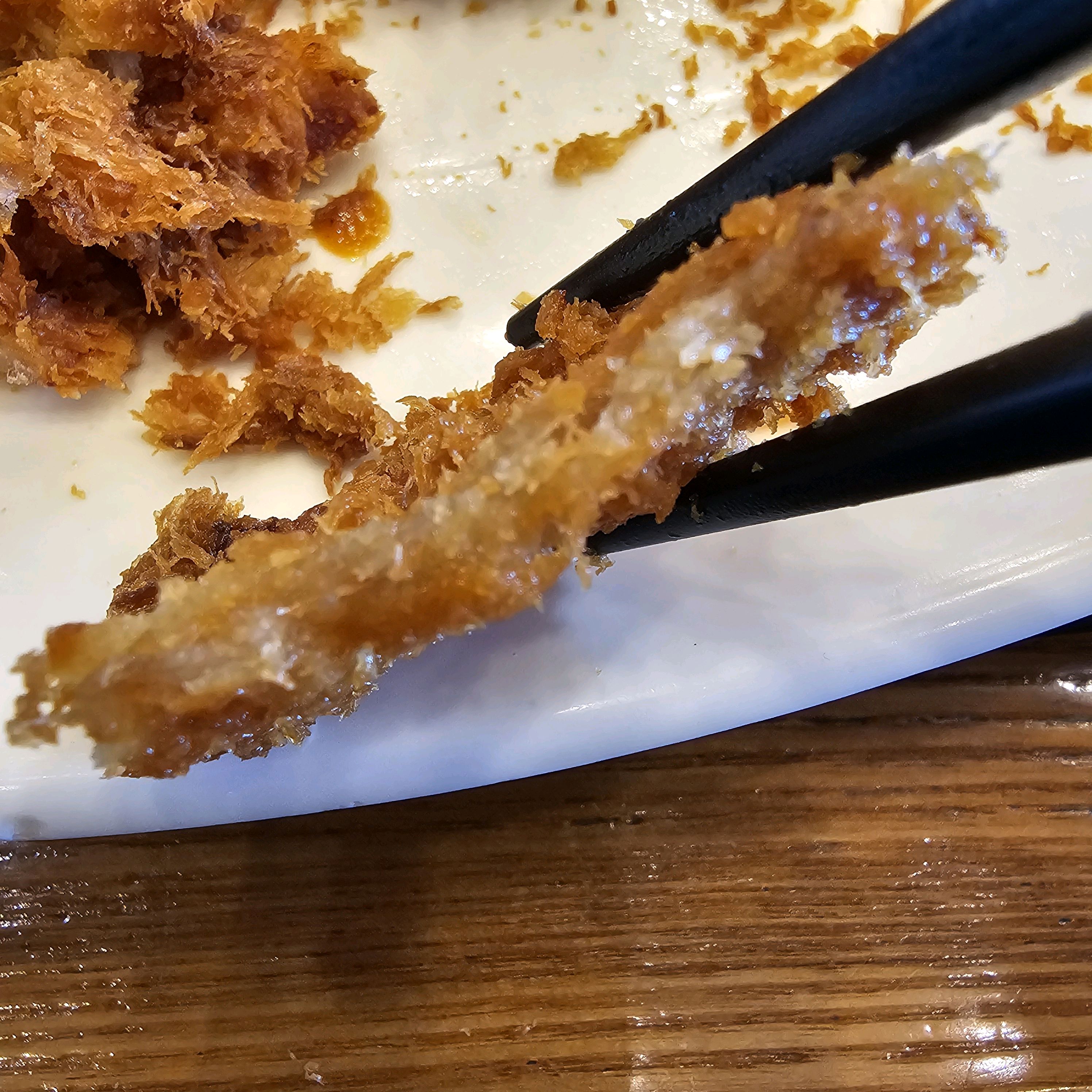 음식 나오고 먹기 시작할때부터 너무 얇다 싶어서 봤는데 - 평택 안중 맛집 홍익돈까스 안중점