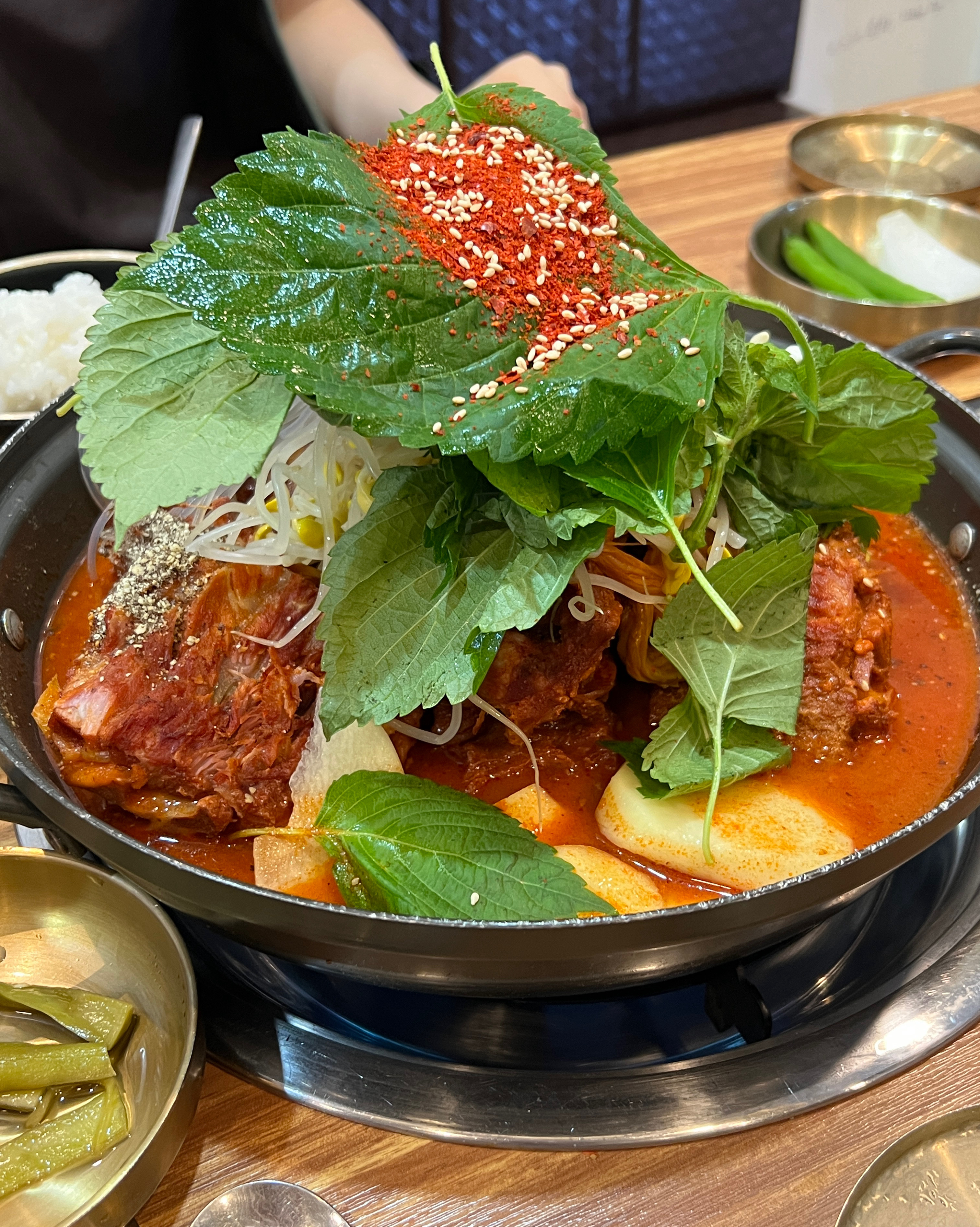 제주30년전통 감자탕 맛집이라해서 늦은시간에 방문했는데 양도 많고 마지막 볶음밥까지 완벽했