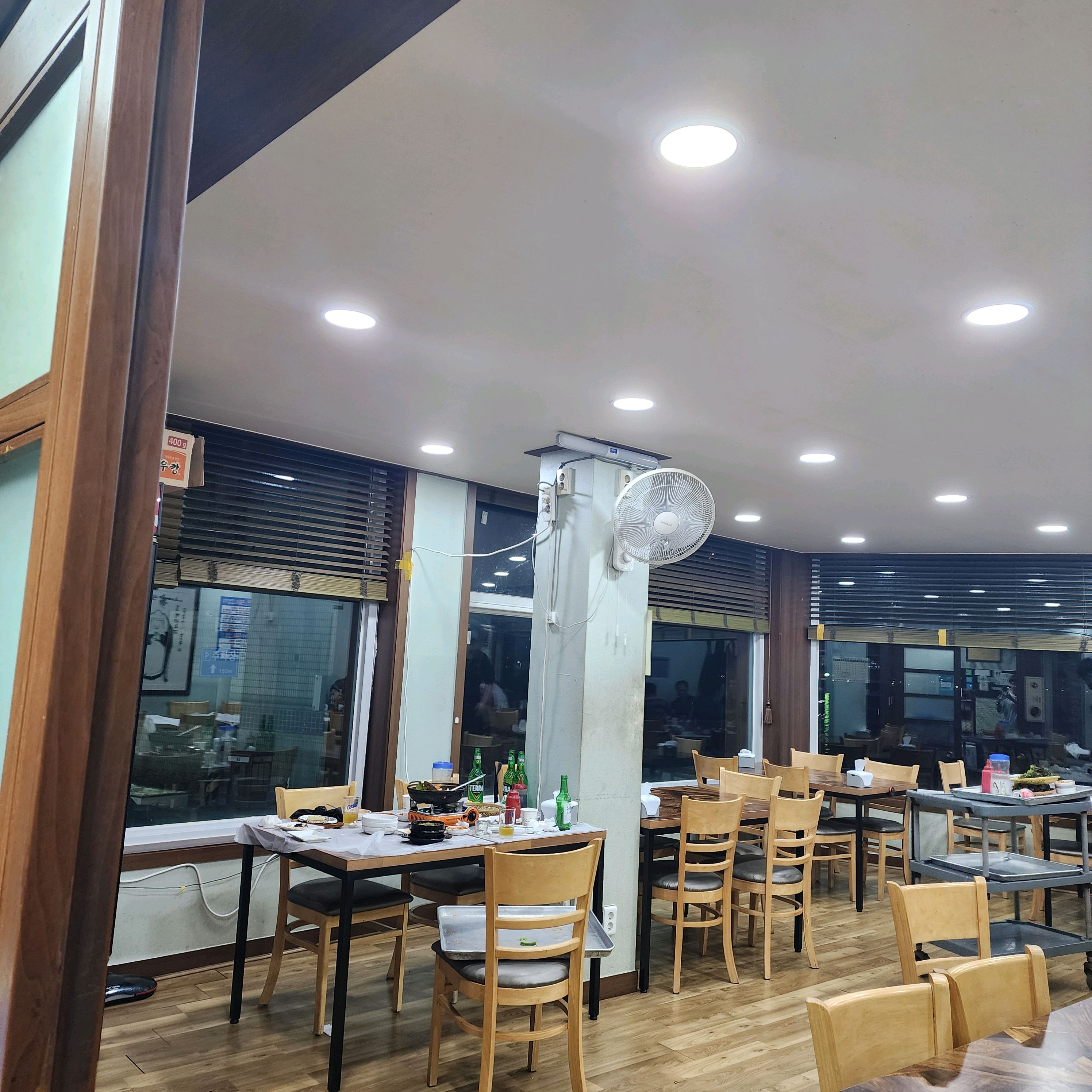 영원의단짝 신랑이랑 둘이 방문했는데 음식 신선하고 맛있었는데 직원분들 모두 친절하시고 정말