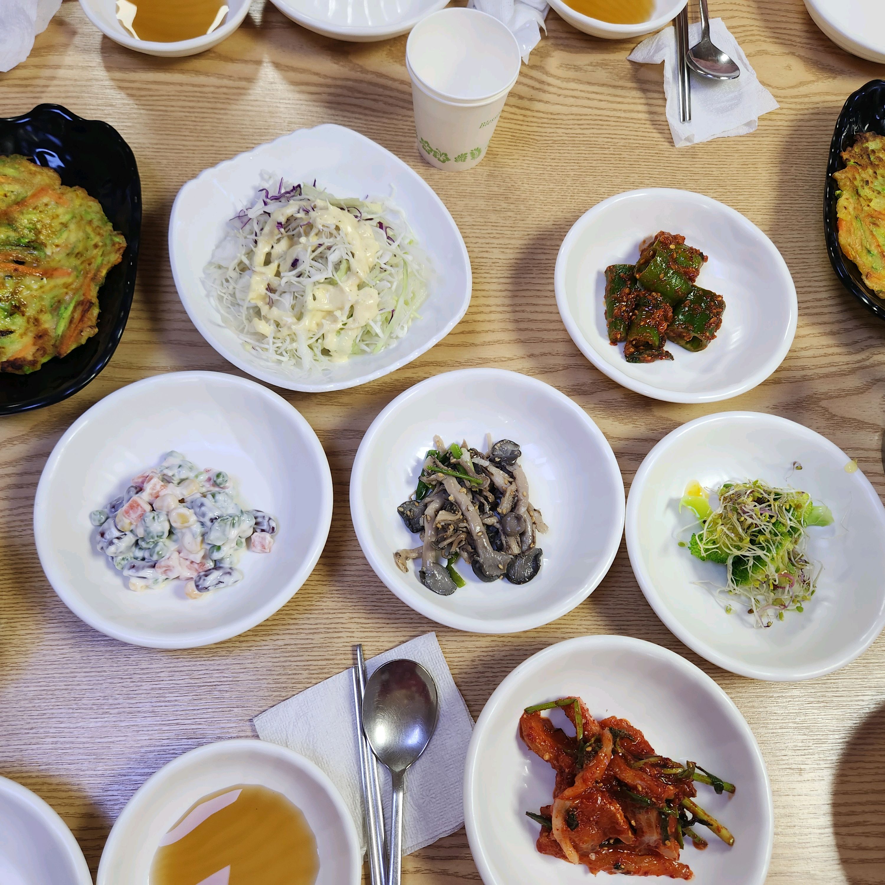 11시 30에 오픈이라고 나오지만 오픈 후에 가면 많이 기다려야합니다 오늘도 오픈 전에 갔