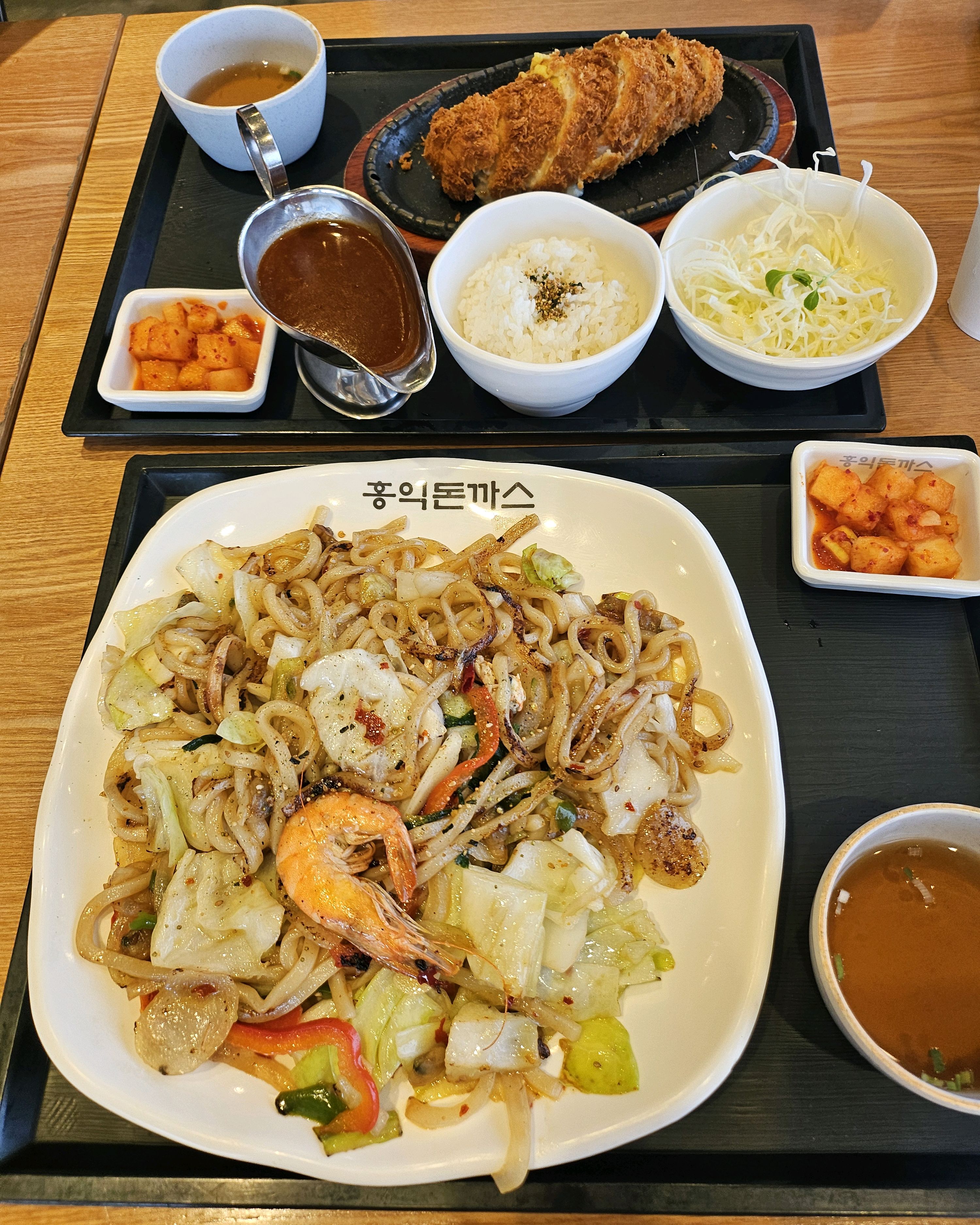 해물볶음우동 중간맛 맛있어요! - 군산 수송동 맛집 홍익돈까스 군산점