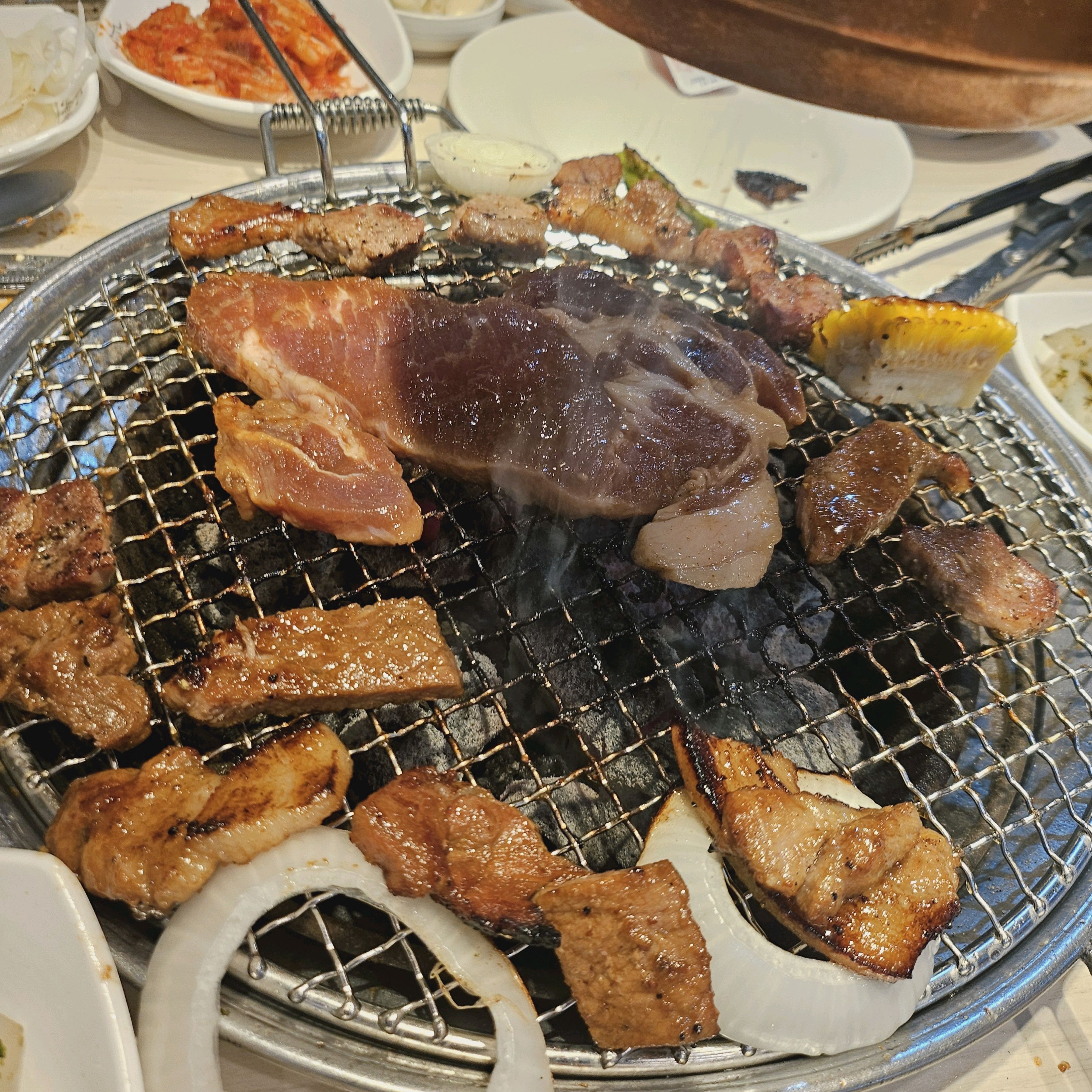 처음 방문해봤는데 고기도 맛있고 채소도 싱싱하고 - 신천역 맛집 명륜진사갈비 시흥신천역점
