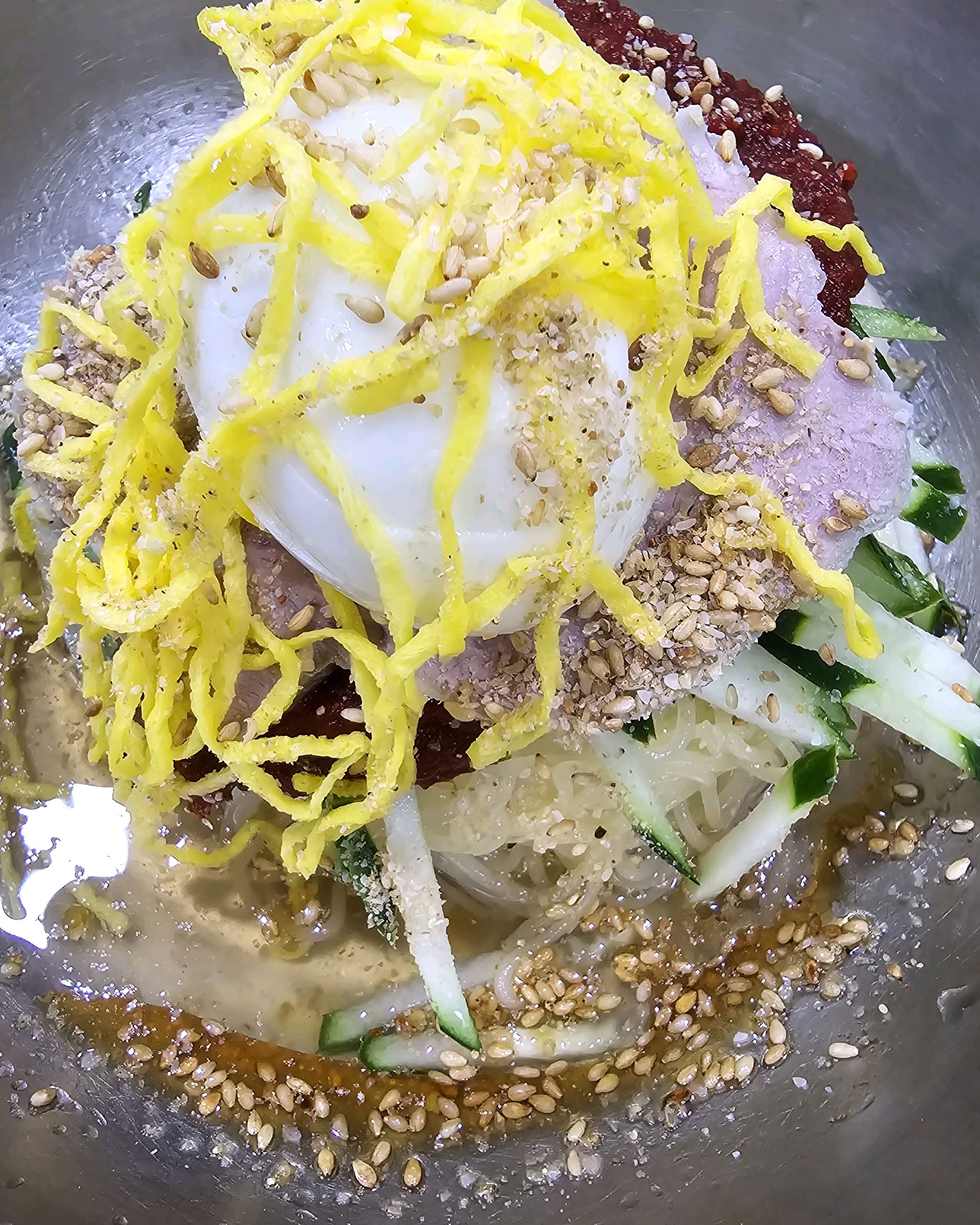 줄서는 맛딥인데 오늘은 다행히 기다리지 않고 바로 입장~~짜잔~비빔막국수가 나왔어요 - 안양 맛집 부산가야밀면