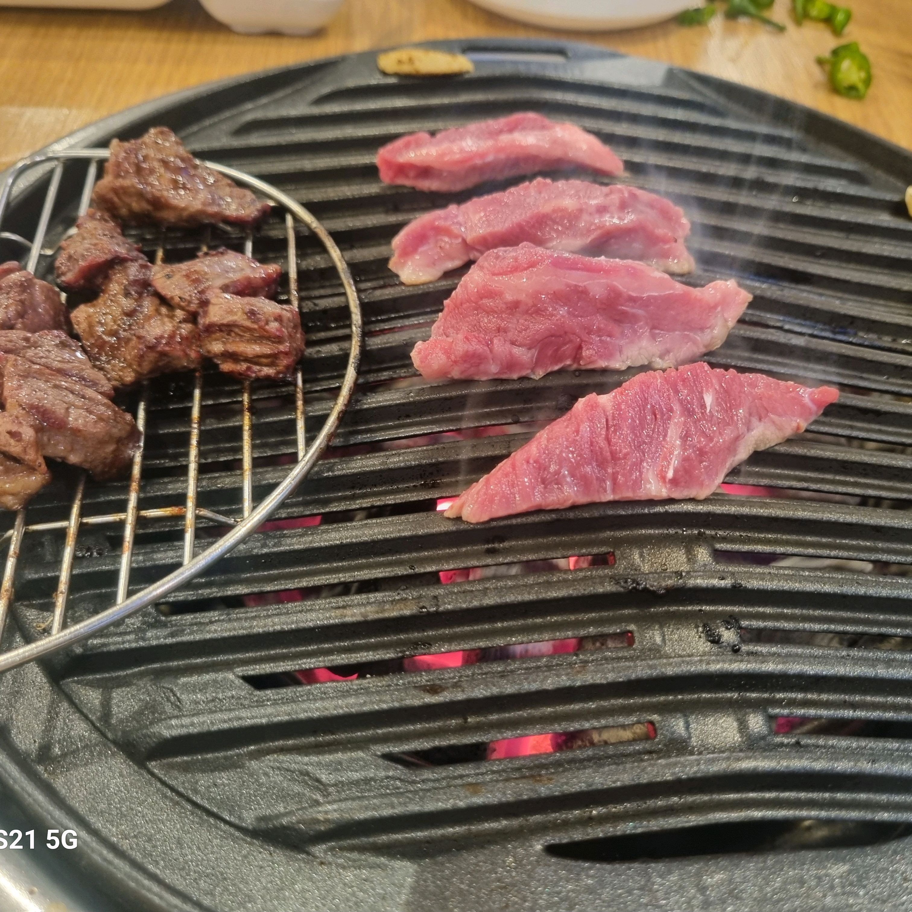 고기가 질도좋고 맛도좋아요 - 권선동 맛집 소풍