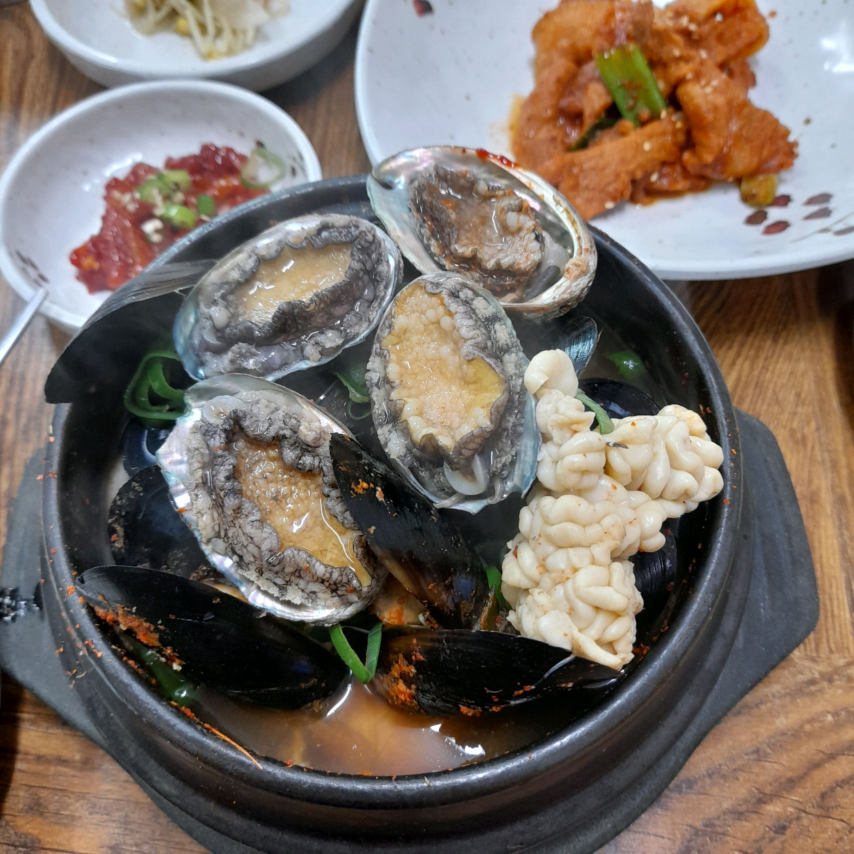  제주시 해산물 시장 식당 어마장장 해물뚝배기