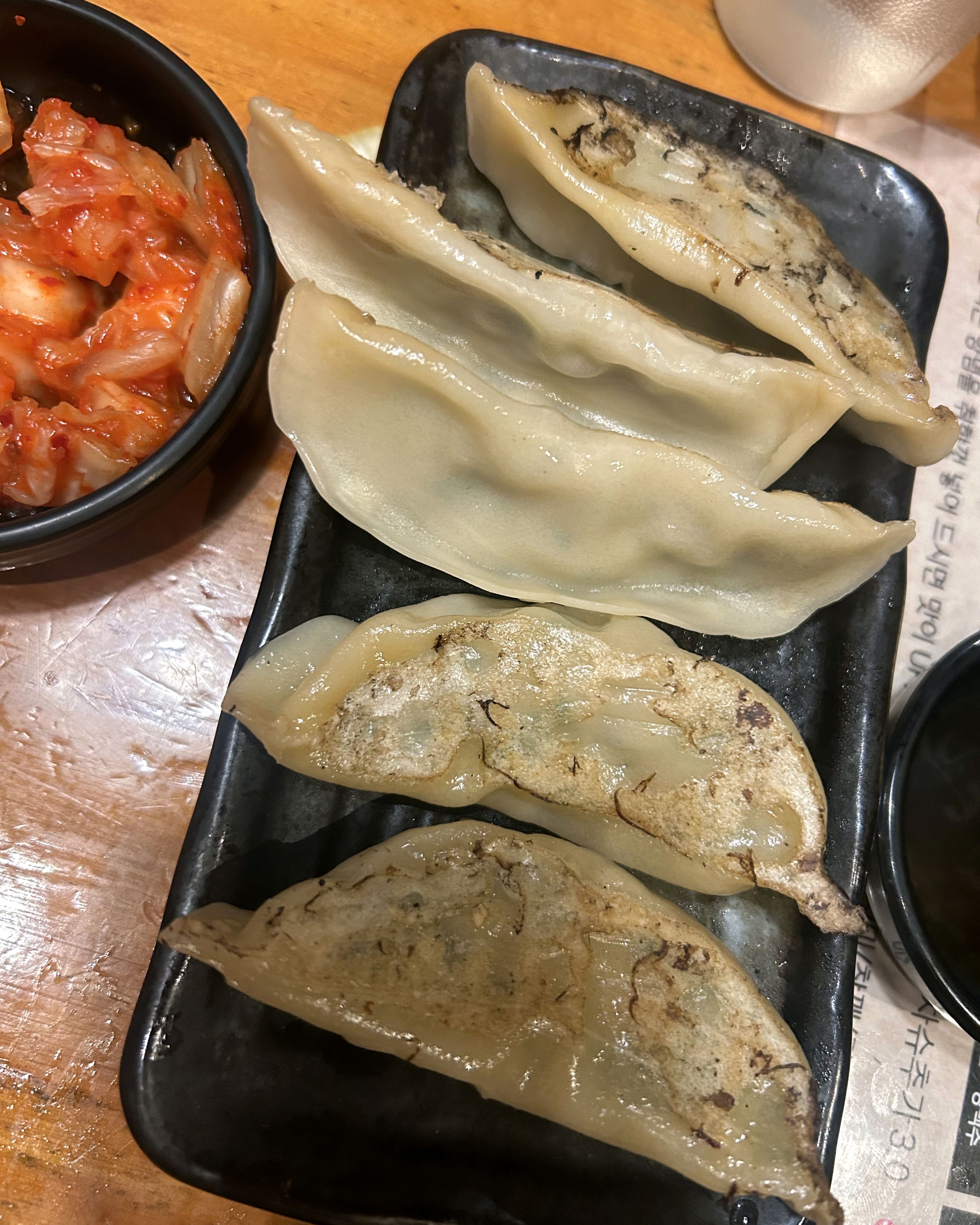 교자를 주문했는데 맨 처음에 홀알바분이 까먹고 누락이 되었을때까지는 괜찮았습니다. 하지만