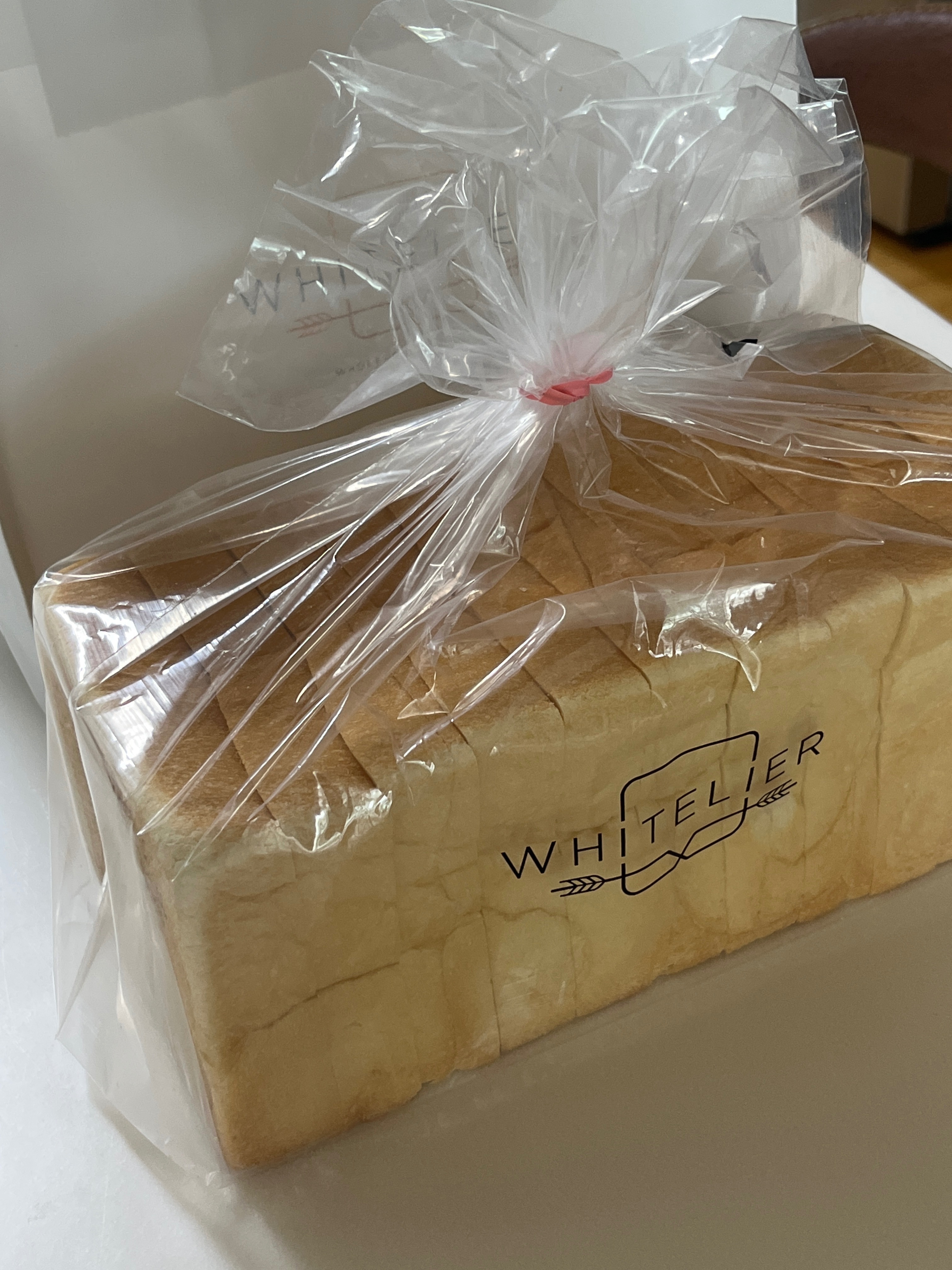 엄마가 사오셨을 때 너무 맛있고 또 생각나서 오픈런 처음으로 해봤어요 ㅎㅎ 😀 빵은 역시