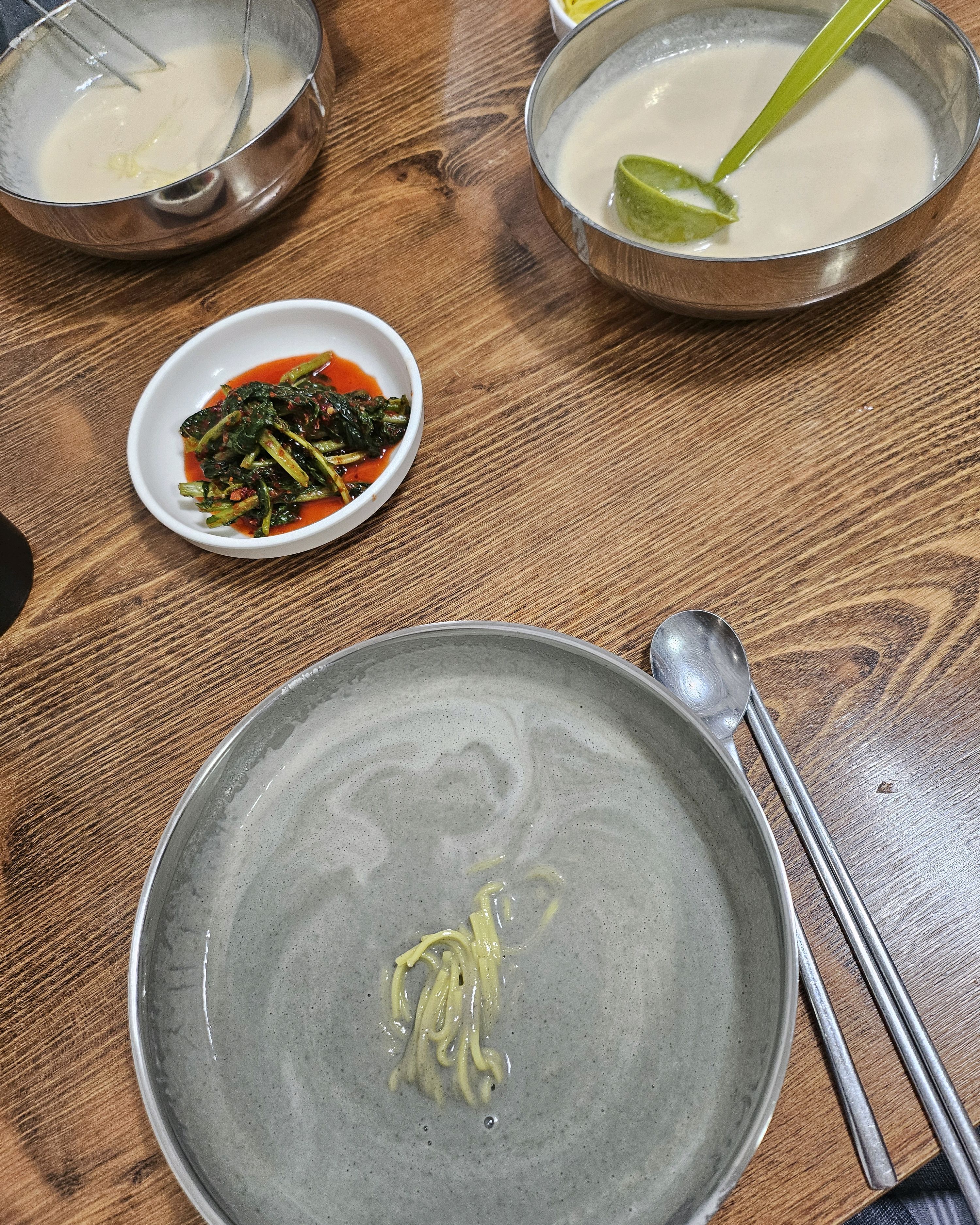 너무나도 유명한 고단백식당! 1시가 좀 않된 시간이었는데 운좋게도 10분안에 입장했네요^^