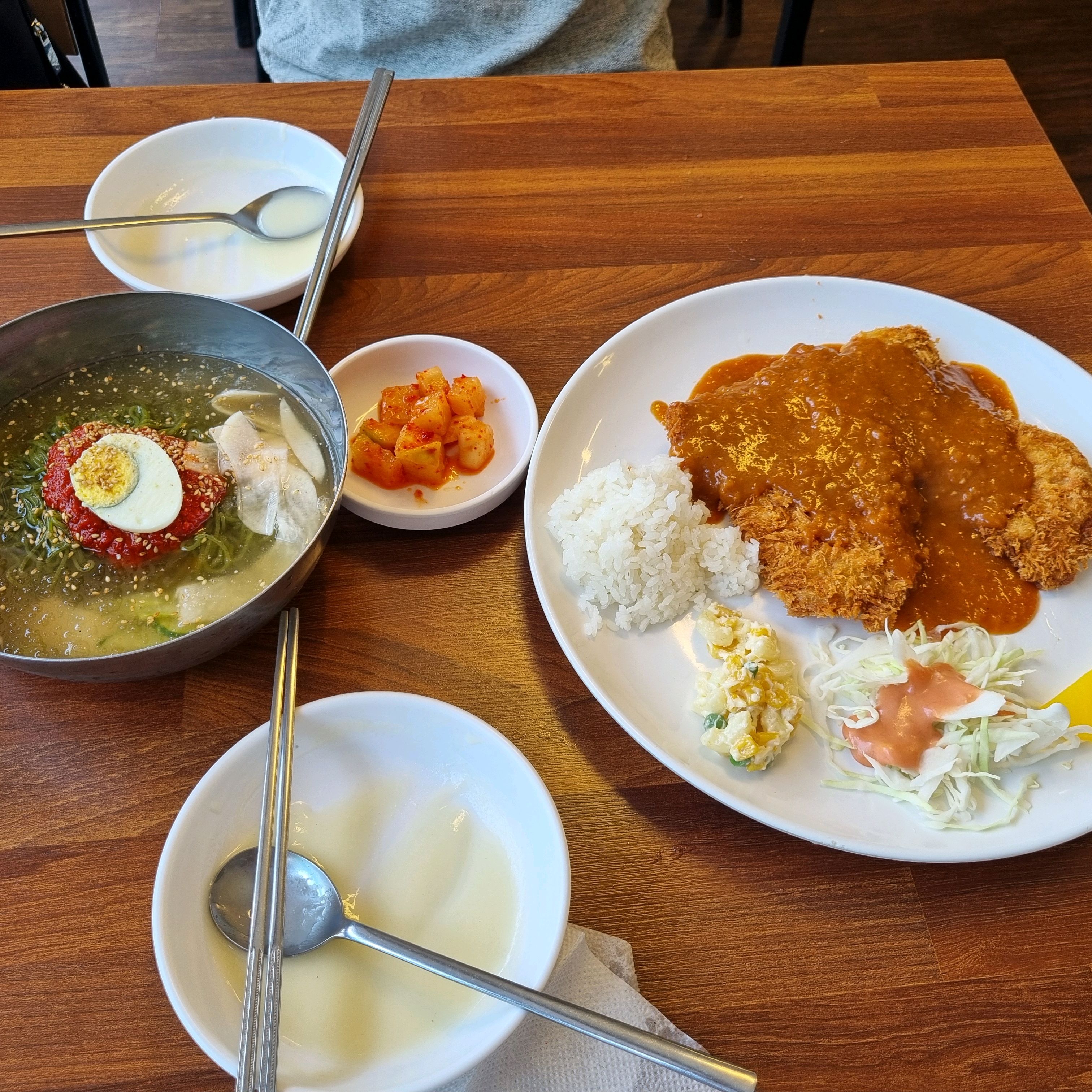  서울시 용산구 효창동 맛집 돈까스산골녹차냉면