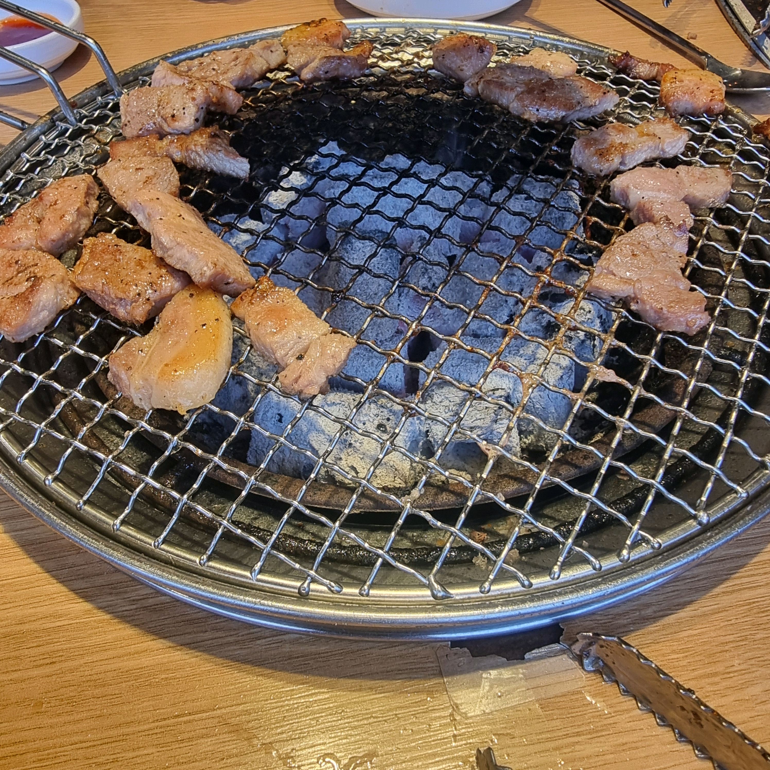 갈비가 간이 쎄요. 집에 와서 물많이 마셨어요. - 신중동역 맛집 명륜진사갈비 부천중동점