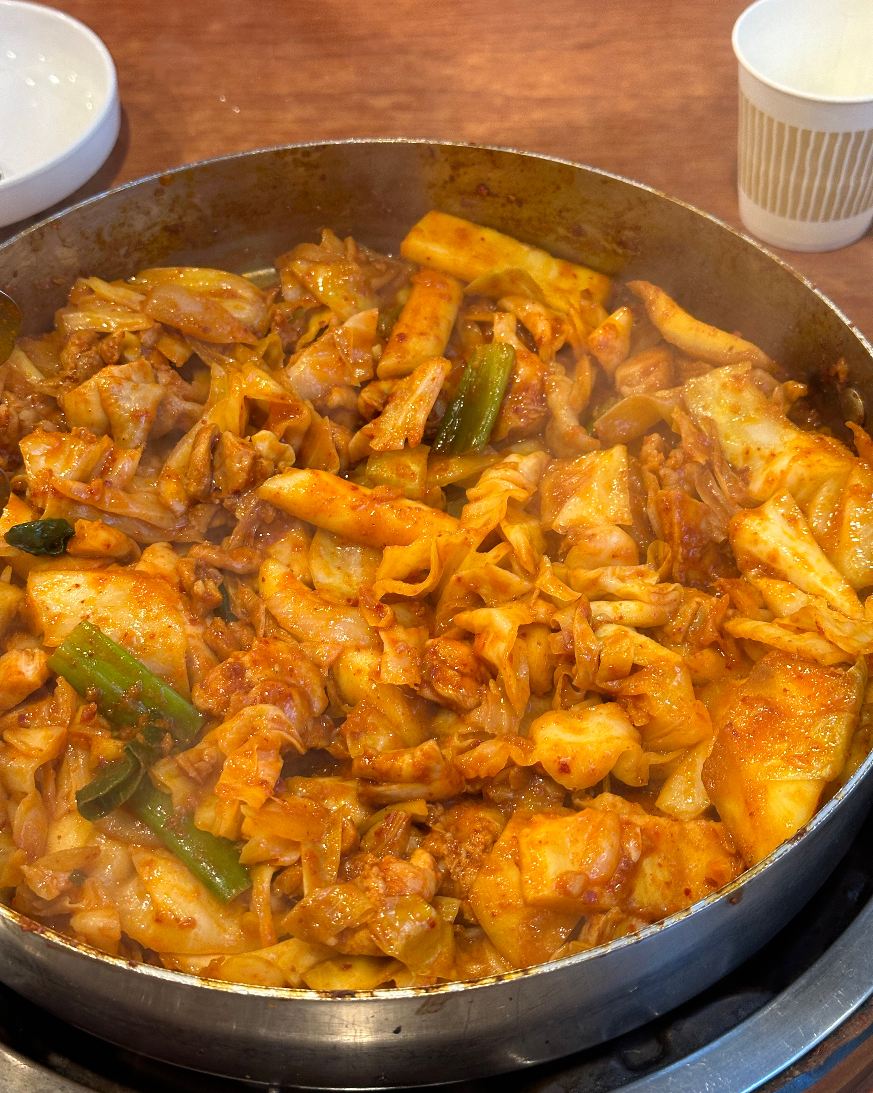 강동구에 닭갈비 맛집이 없어서 늘 잠실에서 먹었는데 드디어 강동구 닭갈비 맛집 찾았어요!