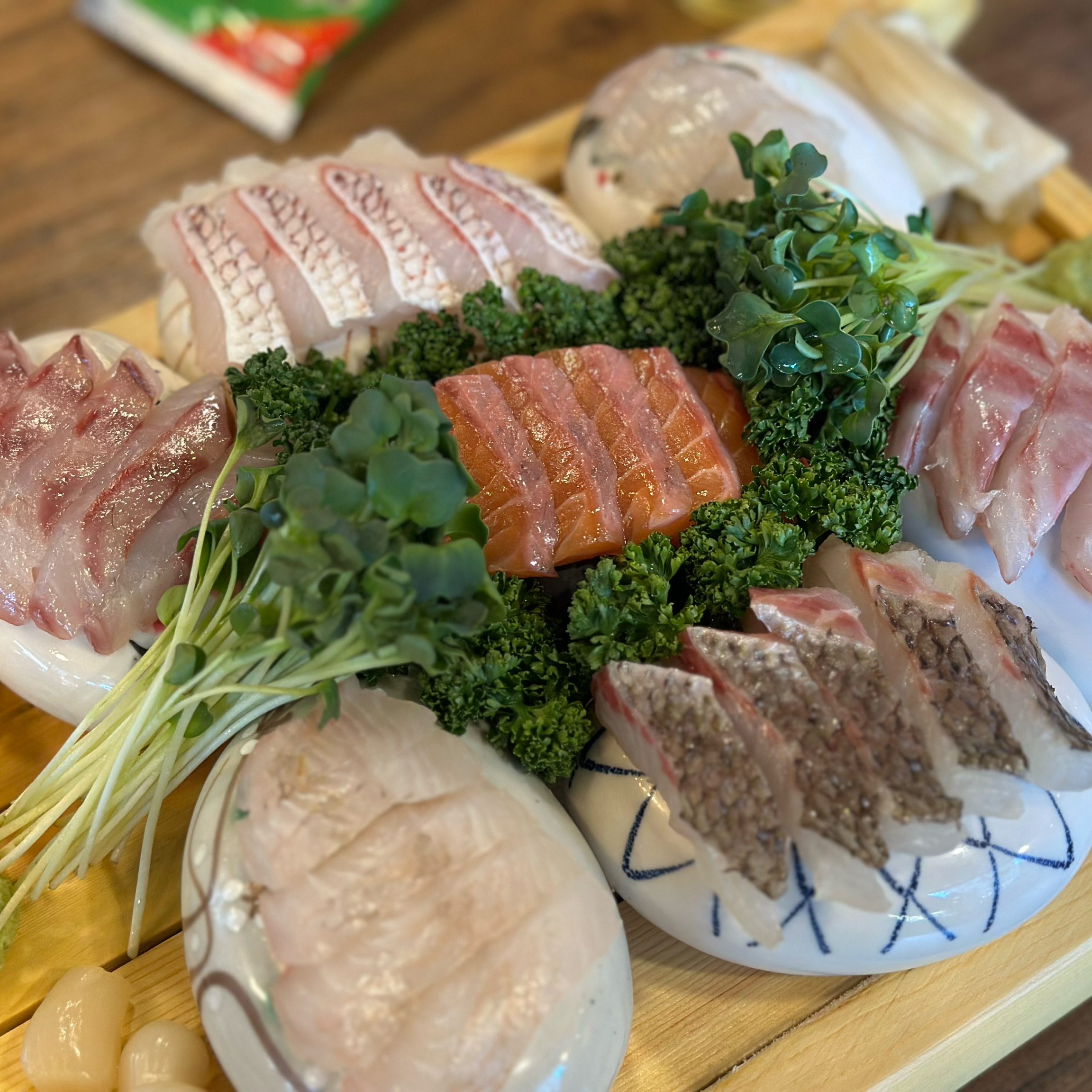 연어, 참돔, 홍민어, 광어를 무한으로 드실수 있는 회맛집이에요👍🏻👍🏻 숙성회의 고소한 단