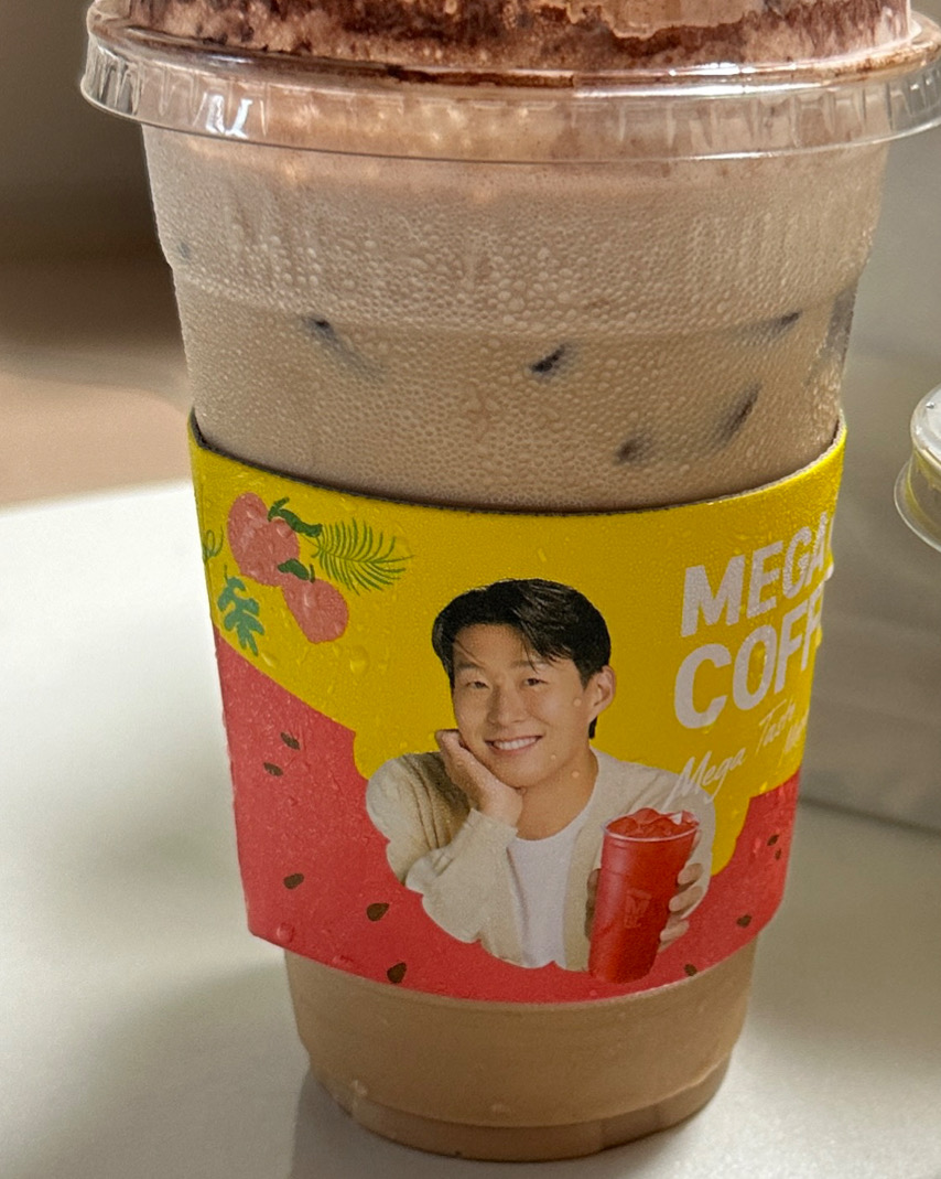 예전에 다른곳에서 티라미수라떼 먹고 실망했었는데 - 부산역 맛집 메가MGC커피 부산차이나타운점