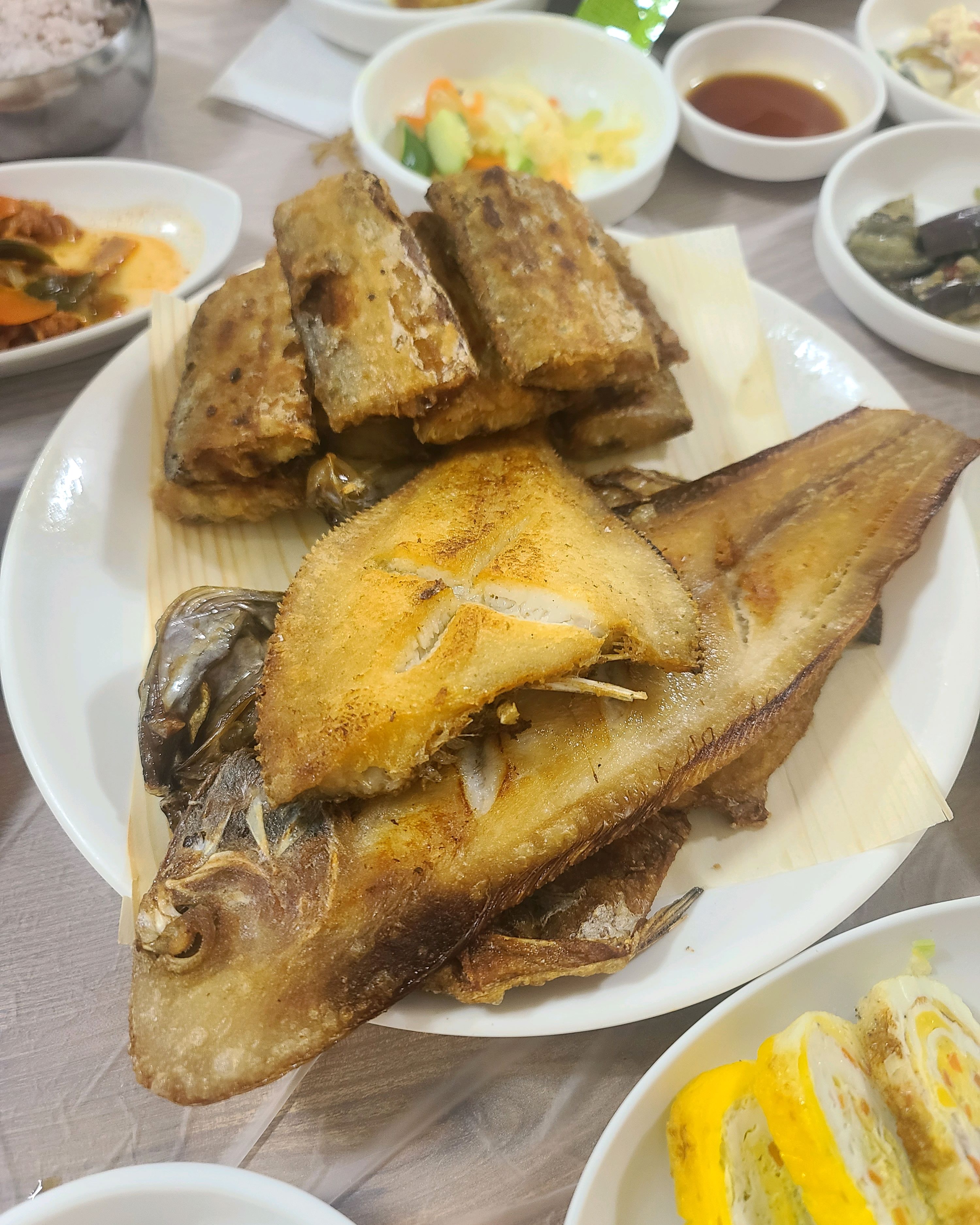 음~~ 여기는 전라도 밥상이라고 해서 모임에서 갔는데 정말 실망했습니다. 밑반찬들은 좀