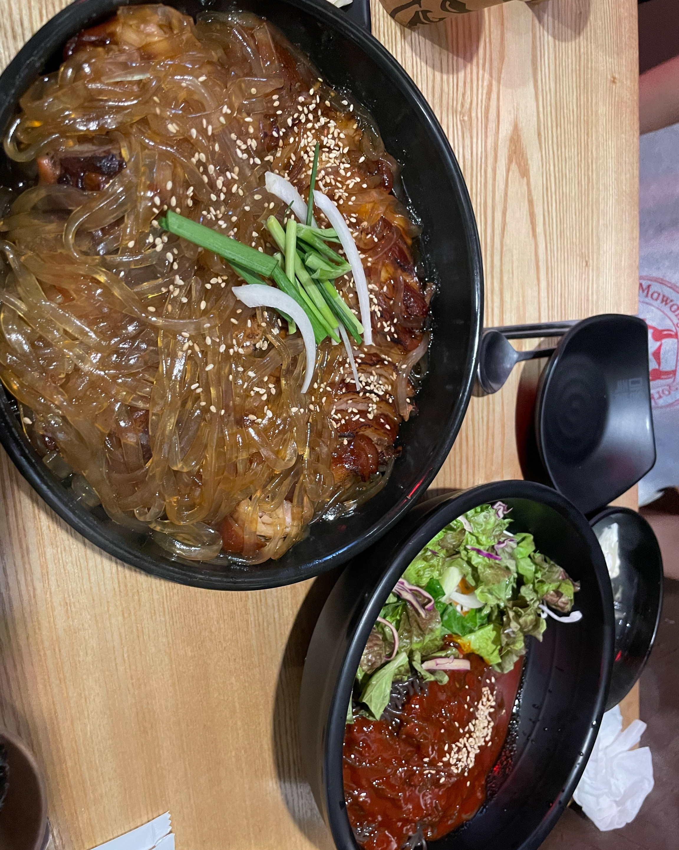 맛은 물론이고, 직원분 서비스가 너무 훌륭하십니다. - 천호동 맛집 마왕족발 천호점