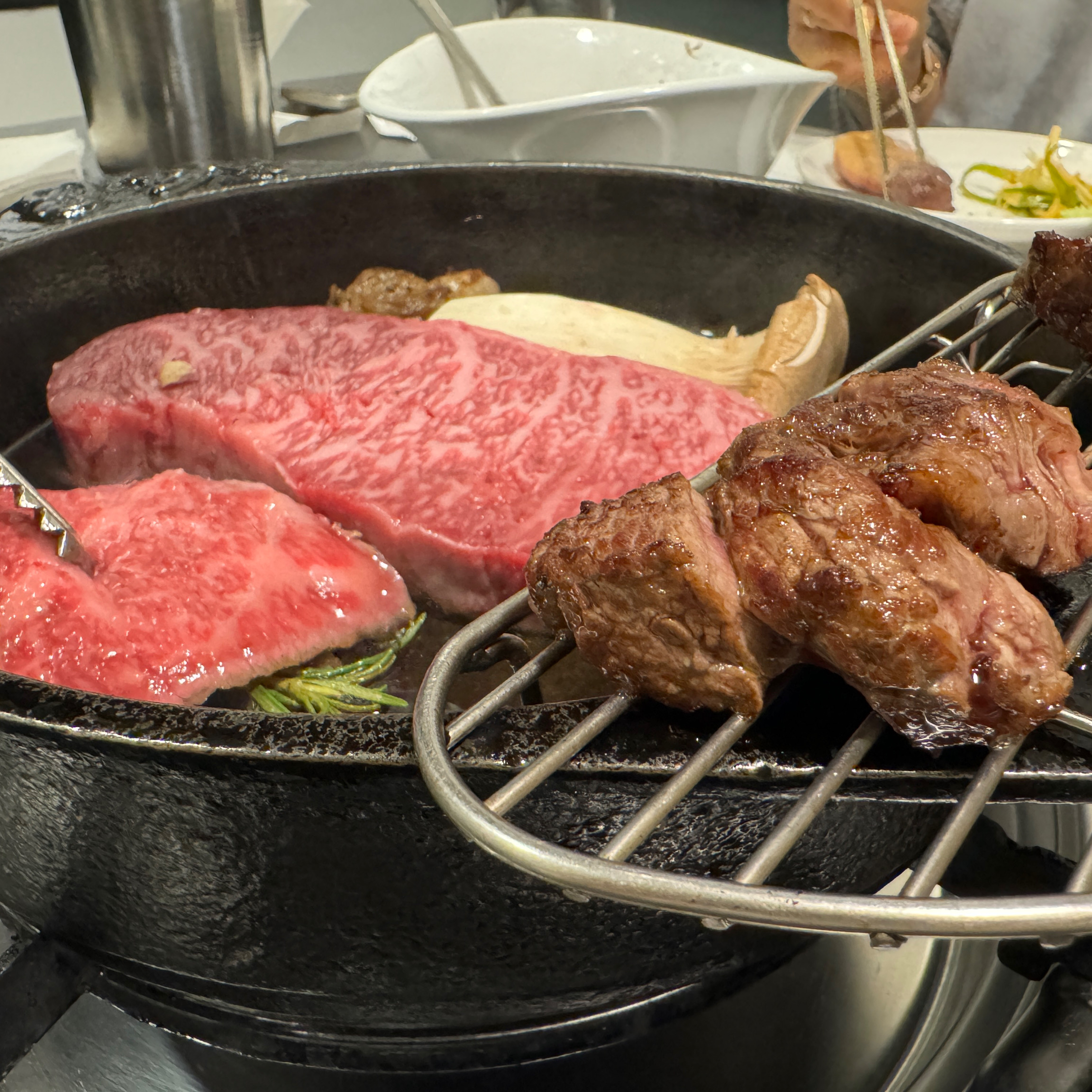 가족과 함께 방문했는데 예약해서 바로 입장했어요 - 여의도 맛집 민소한우 서여의도점