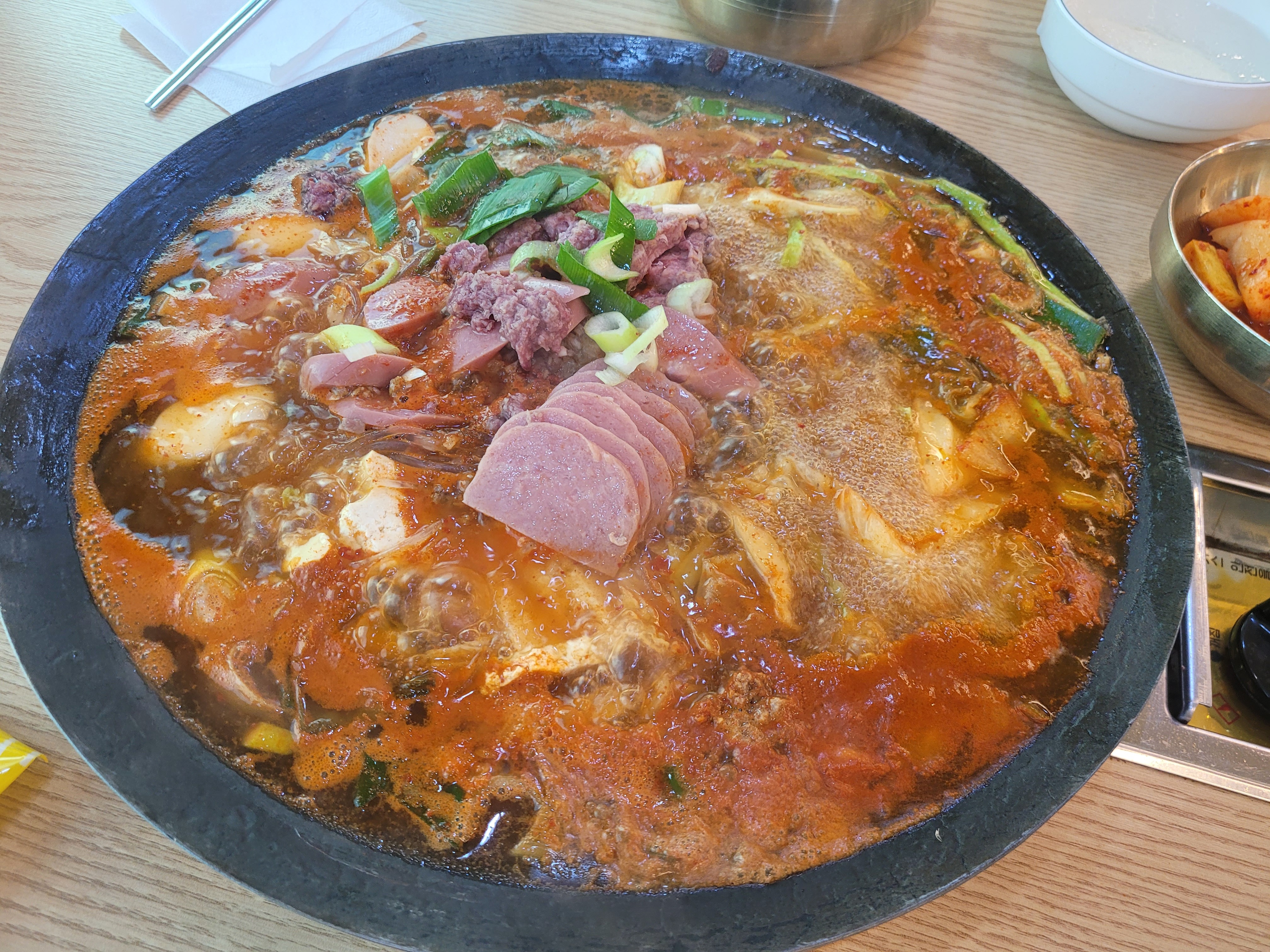 부대찌개 국물 시원하고 - 안양 맛집 두꺼비부대찌개