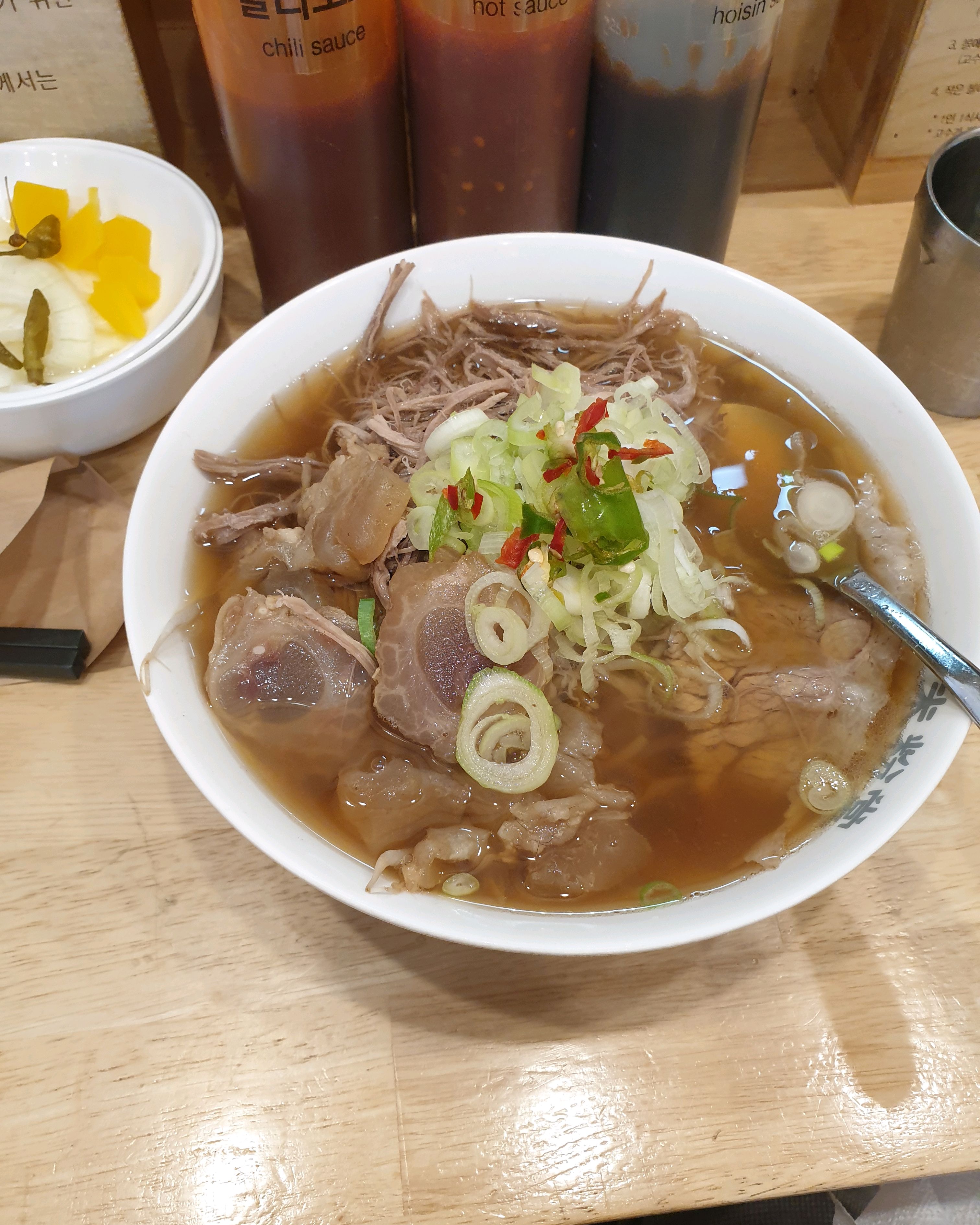 차돌+양지+힘줄 가격 1만2천원 면더 달라고 하면 더주시니까 추가해서 드시면 좋습니다. - 이수역 맛집 미분당 이수점