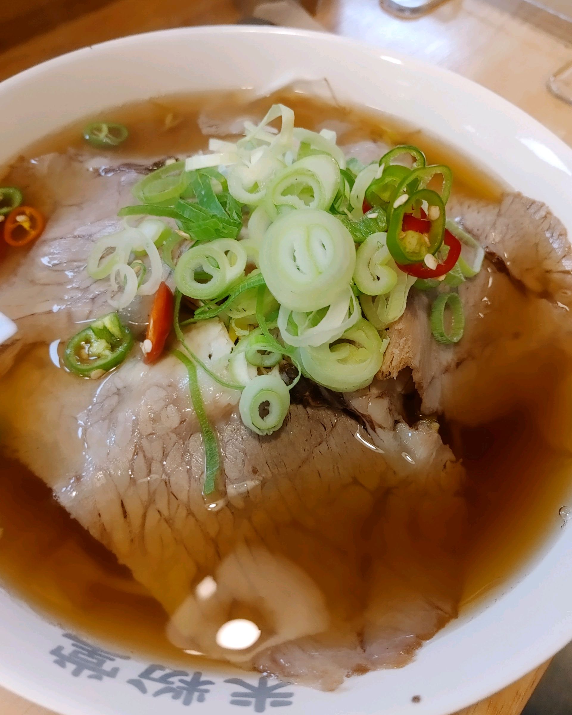 아이가 가자고해서 데이트겸 다녀왔는데 생각보다 맛있고 고기질도 좋아서 한그릇 비웠습니다!!