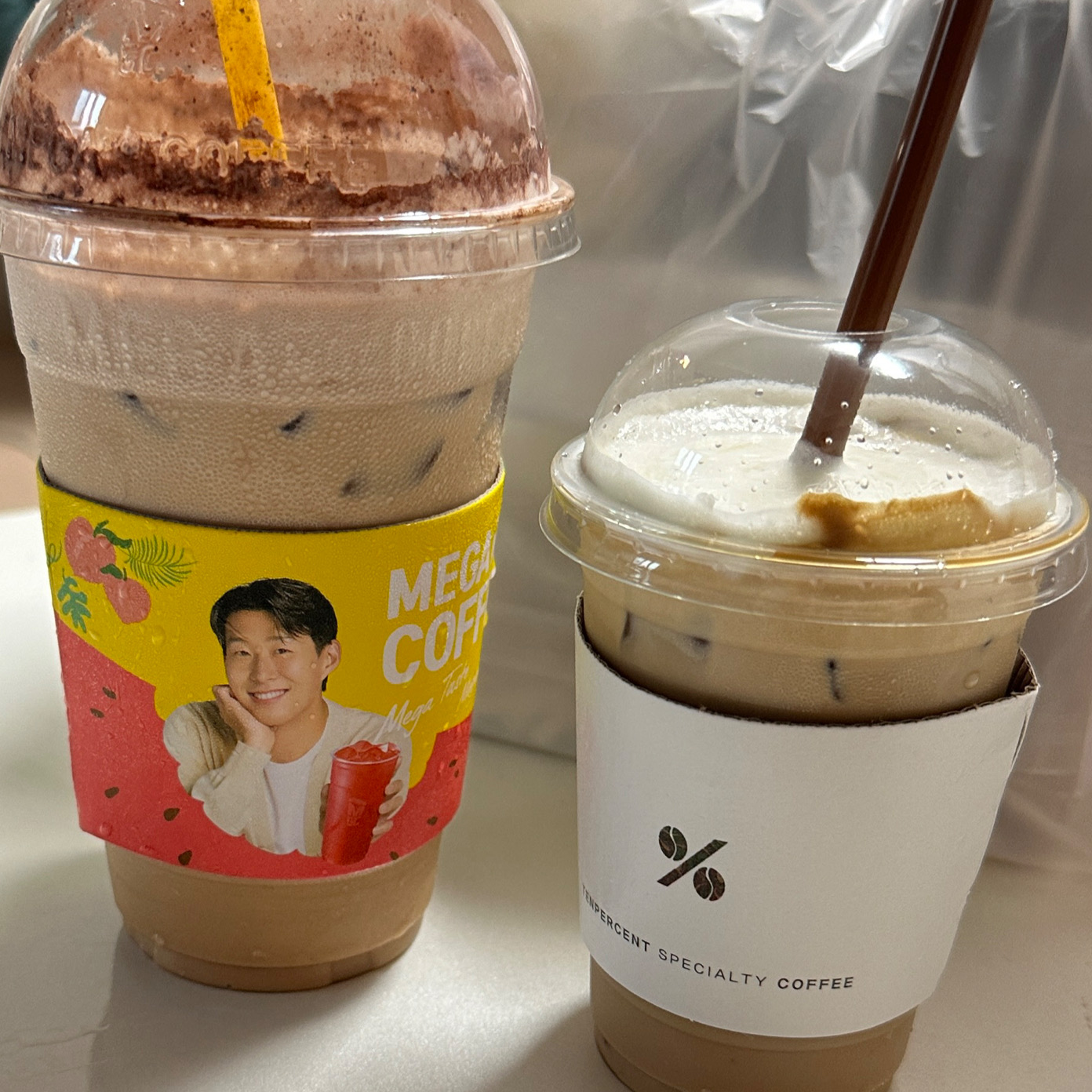 티마리수라떼와 바닐라라떼를 시켯는데 지난번에 마실땐 맛있었는데 이번에는 같은메뉴인데 맛이