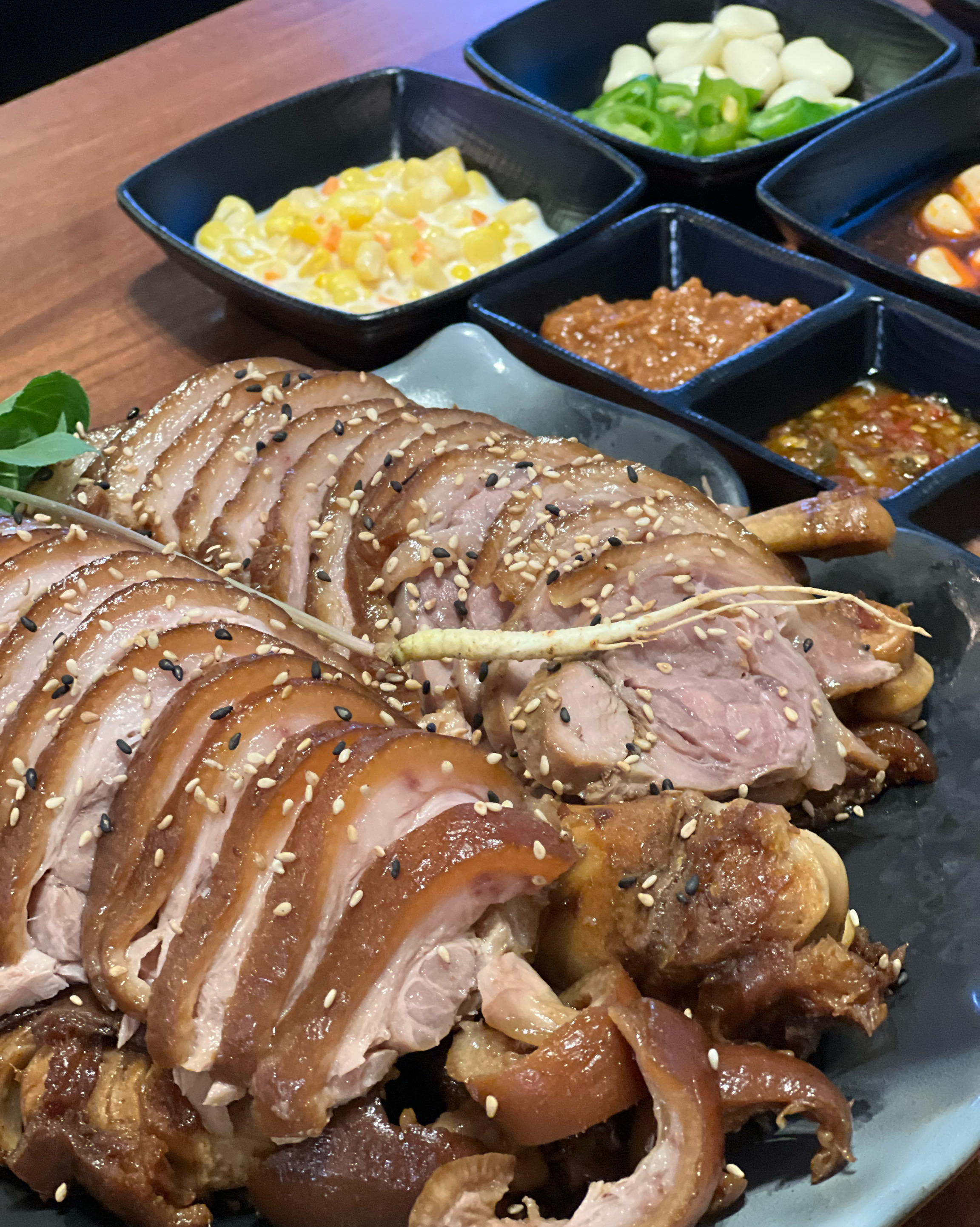 사장님 친절하시구 음식도 맛있네요~~ - 불당동 맛집 지구대표시래기해장국&족발 불당동본점