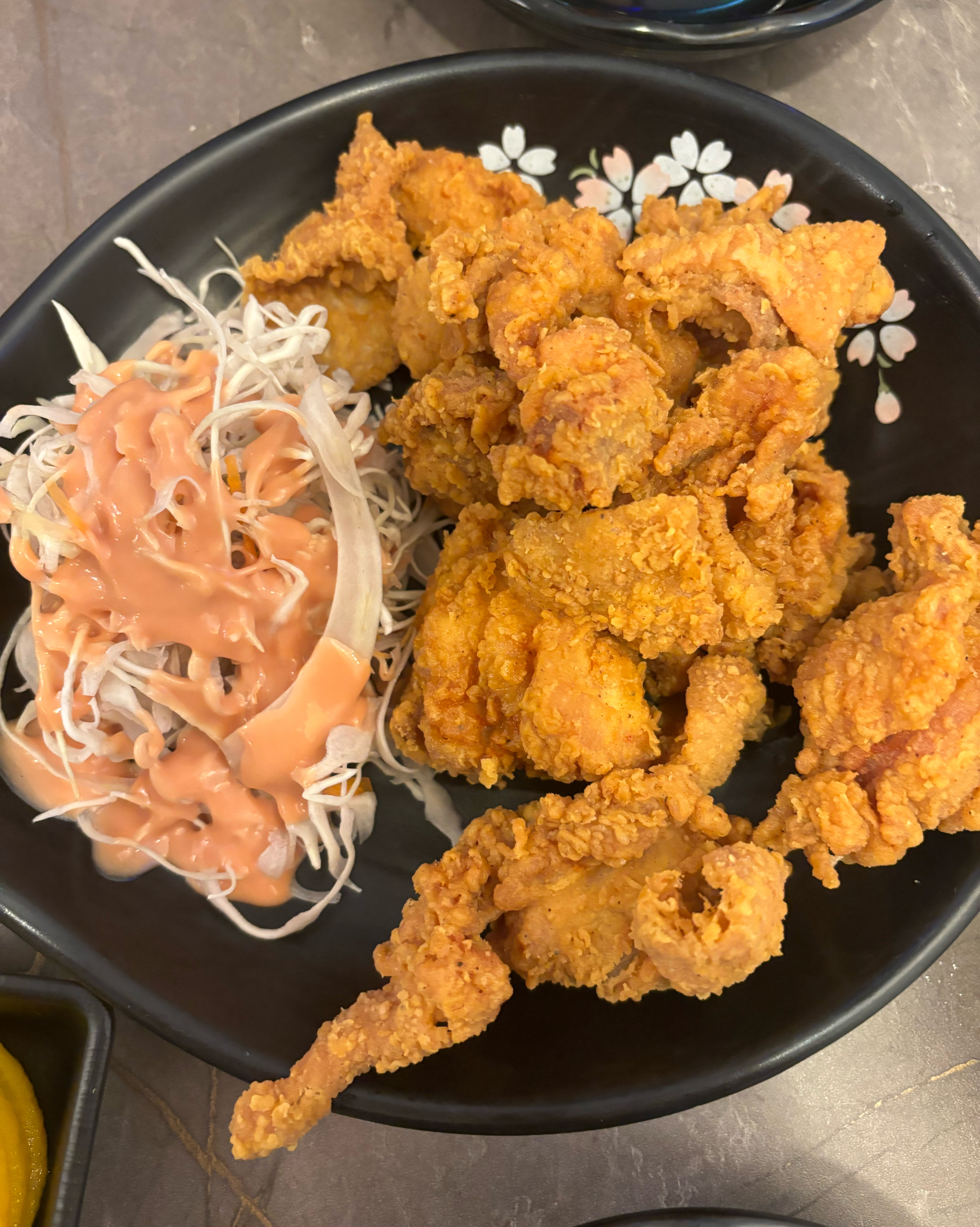 직원분들은 친절하셨습니다 음식의 상태는 별로였습니다 - 부산역 맛집 하반장짬뽕 오늘도난닭치킨